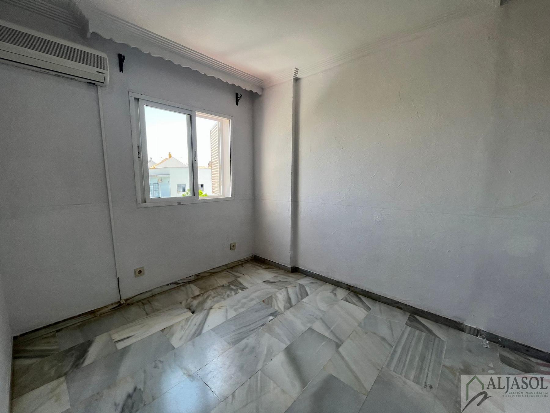 For sale of house in Mairena del Aljarafe