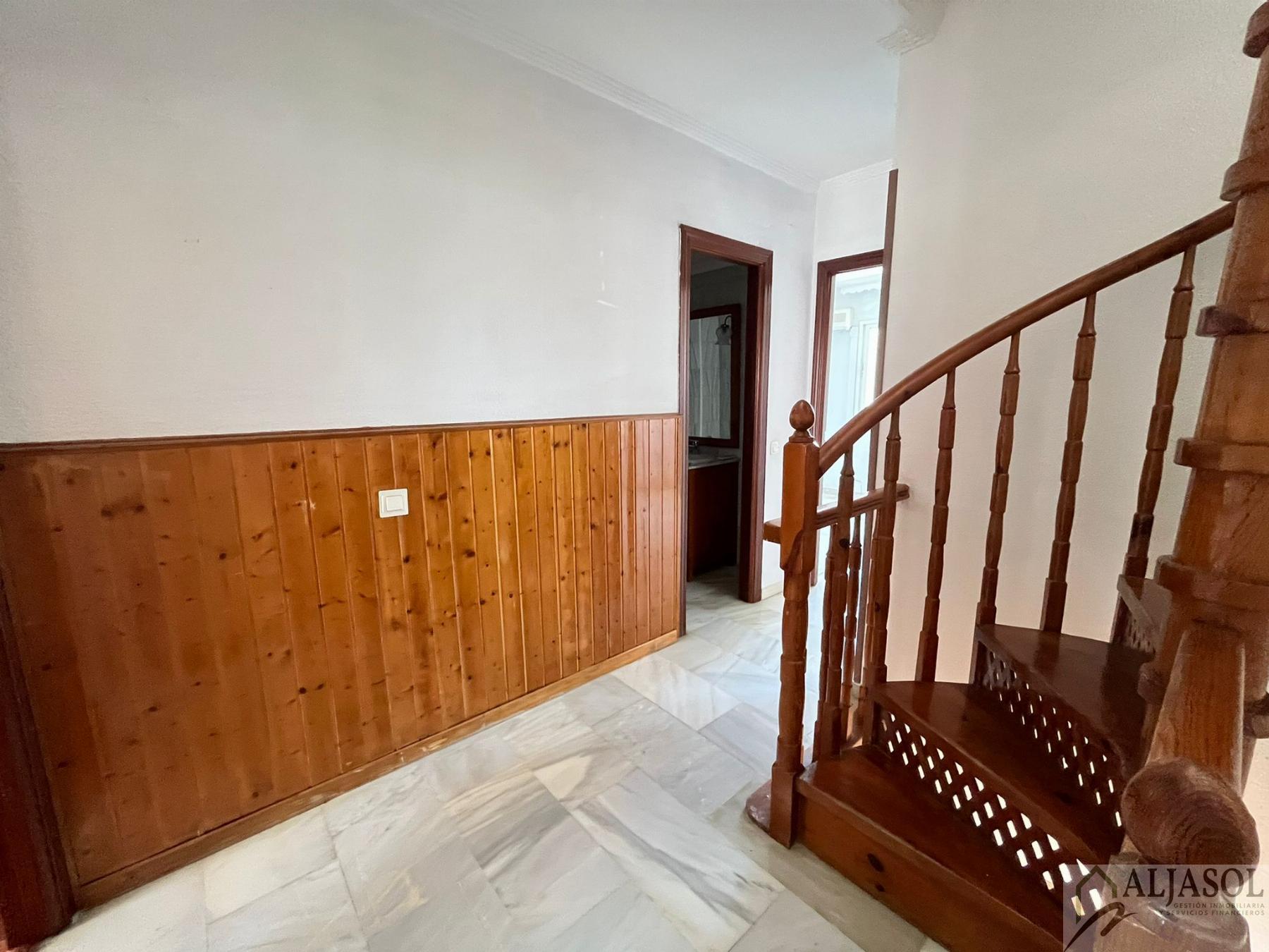 For sale of house in Mairena del Aljarafe