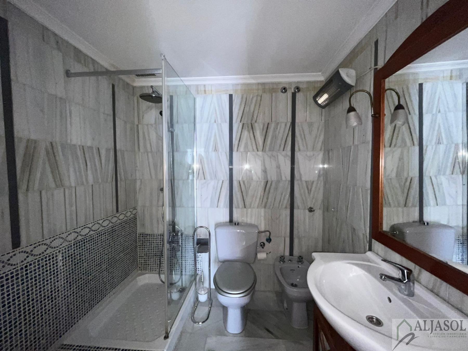 For sale of house in Mairena del Aljarafe