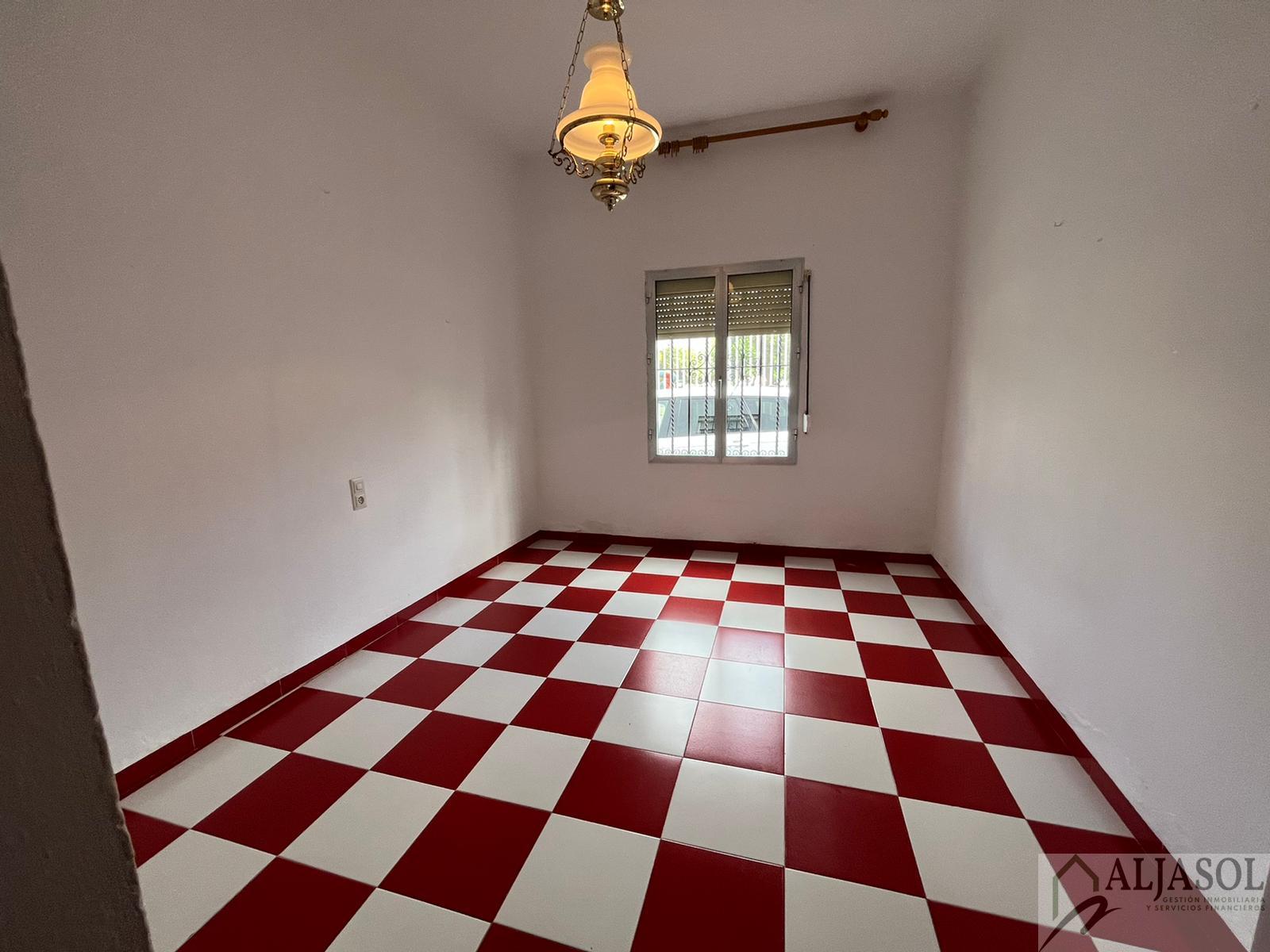 For sale of house in Olivares