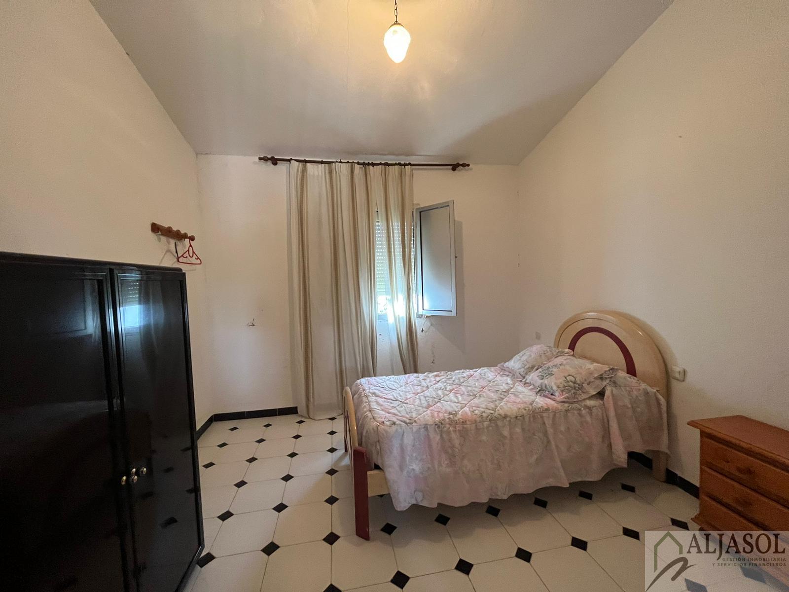 For sale of house in Olivares