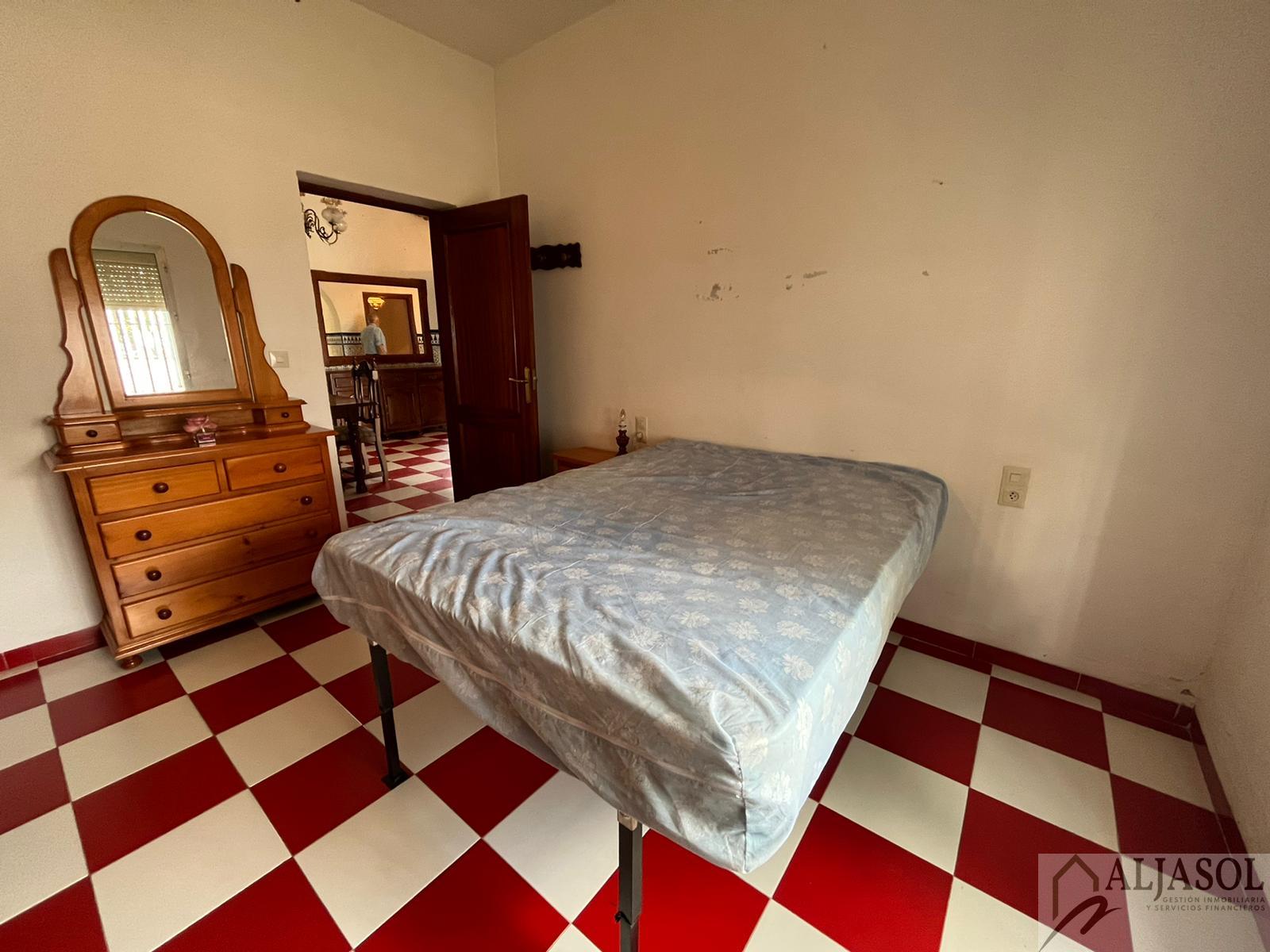 For sale of house in Olivares