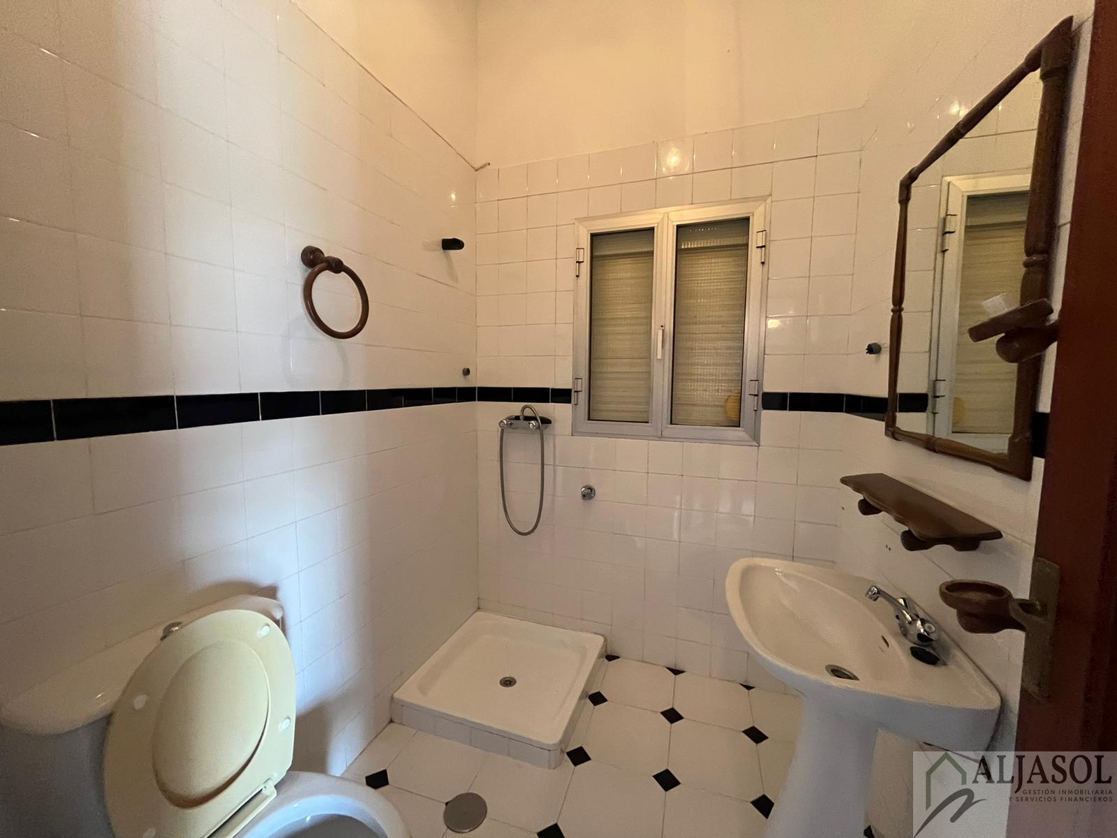 For sale of house in Olivares