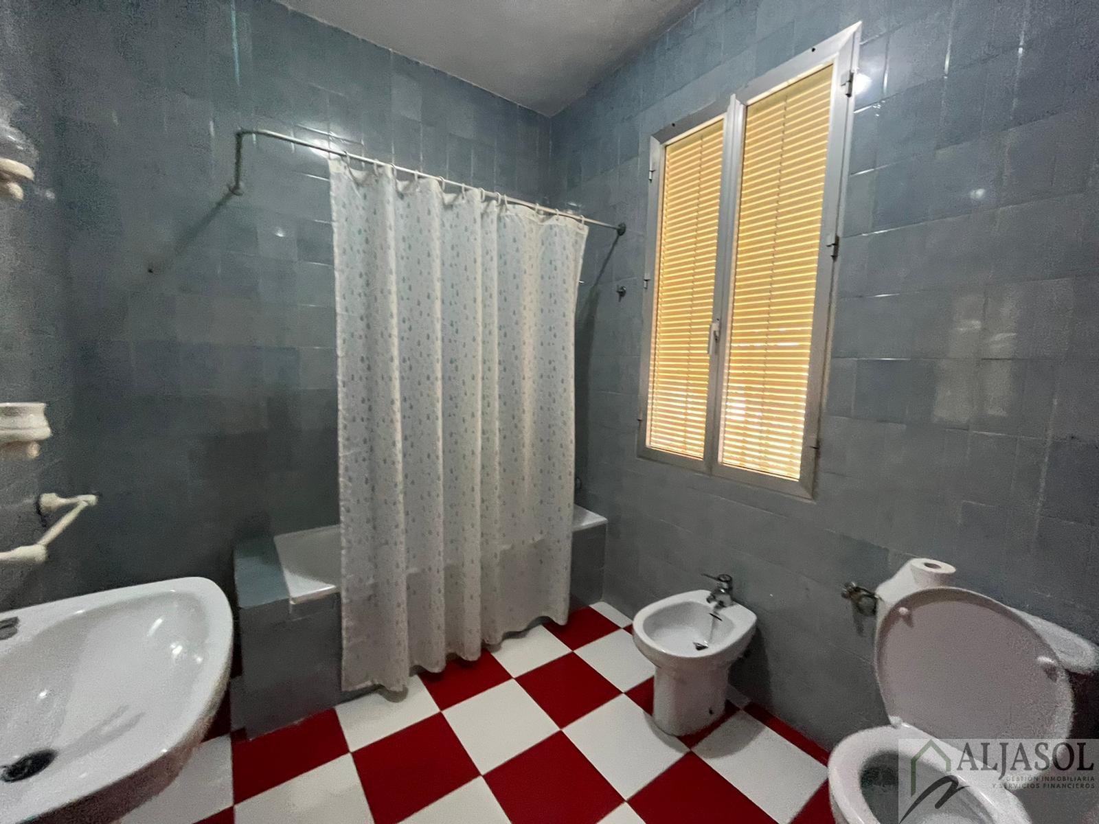 For sale of house in Olivares