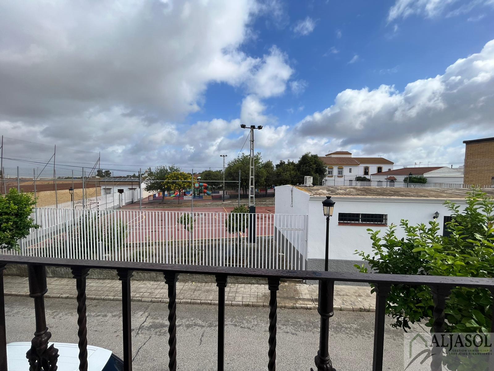 For sale of house in Olivares