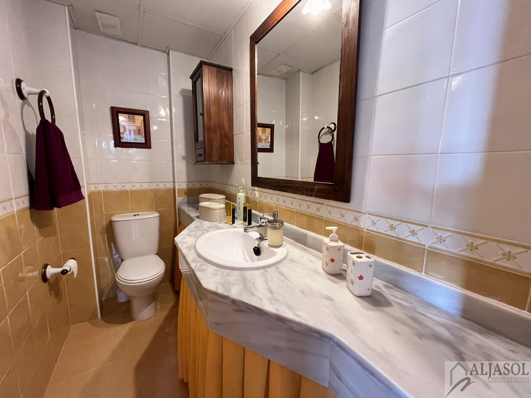 For sale of house in Bormujos