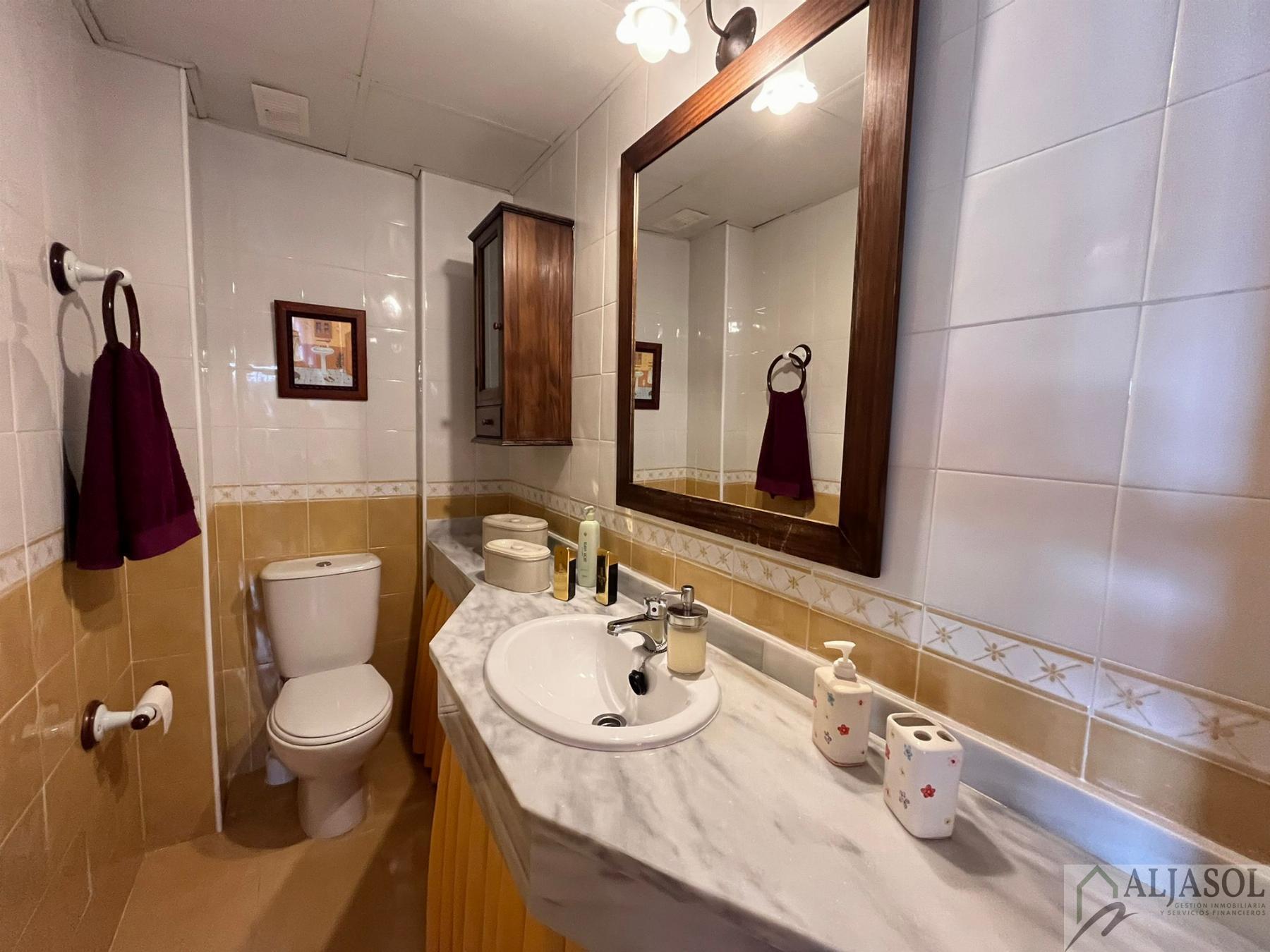 For sale of house in Bormujos