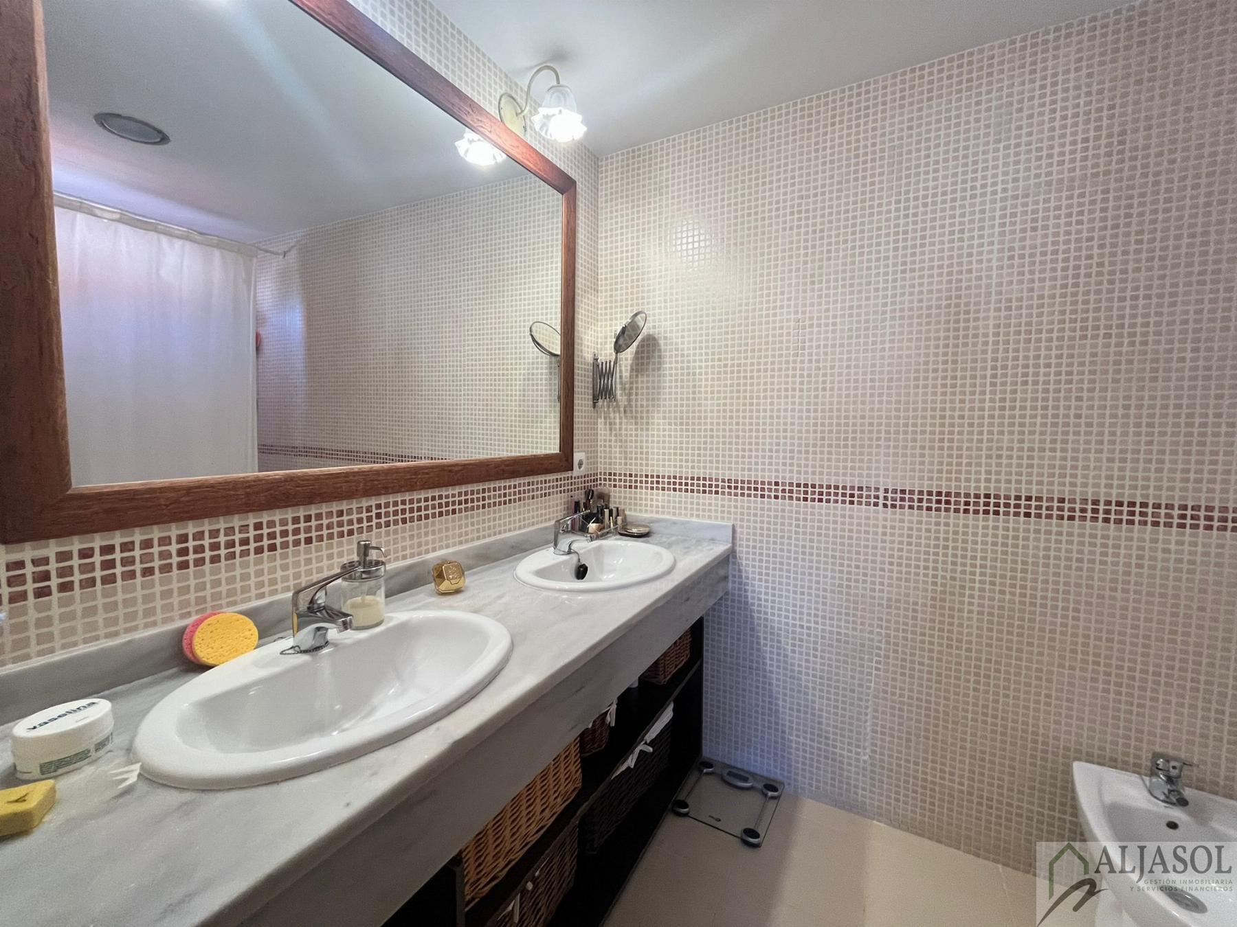 For sale of house in Bormujos