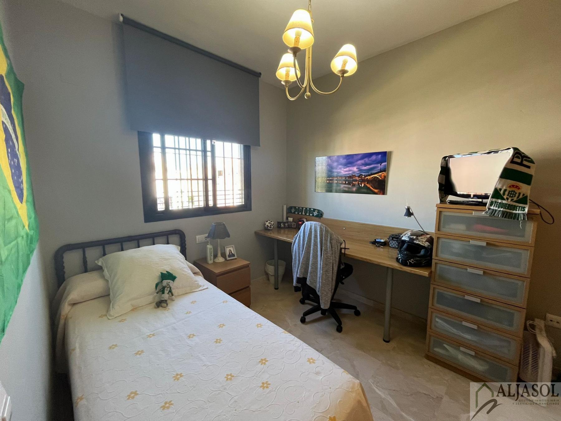 For sale of house in Bormujos