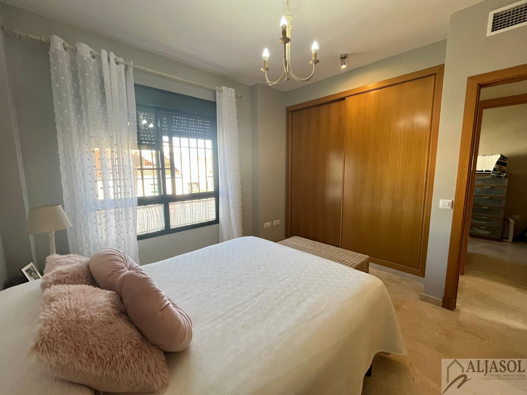For sale of house in Bormujos