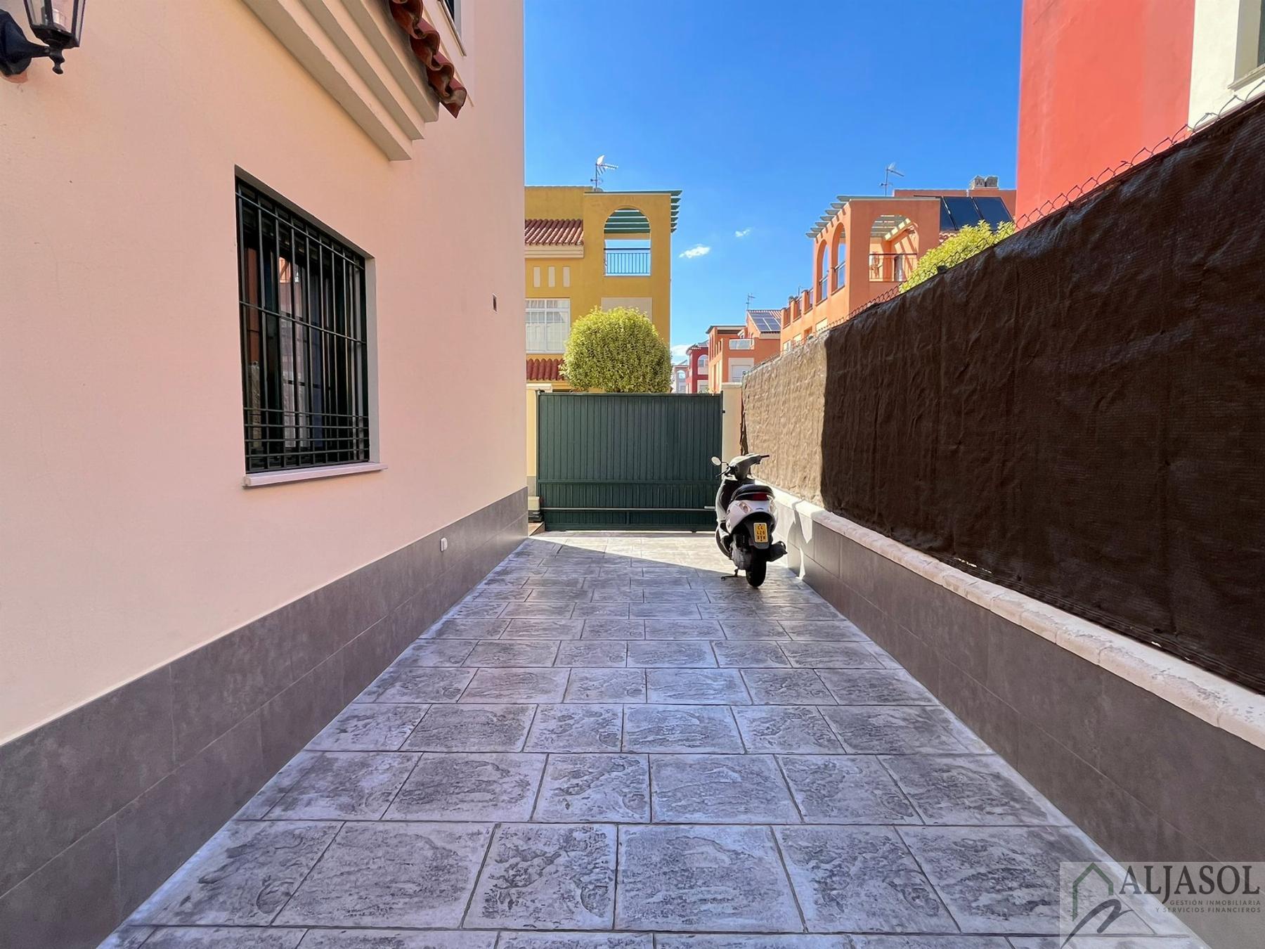 For sale of house in Bormujos
