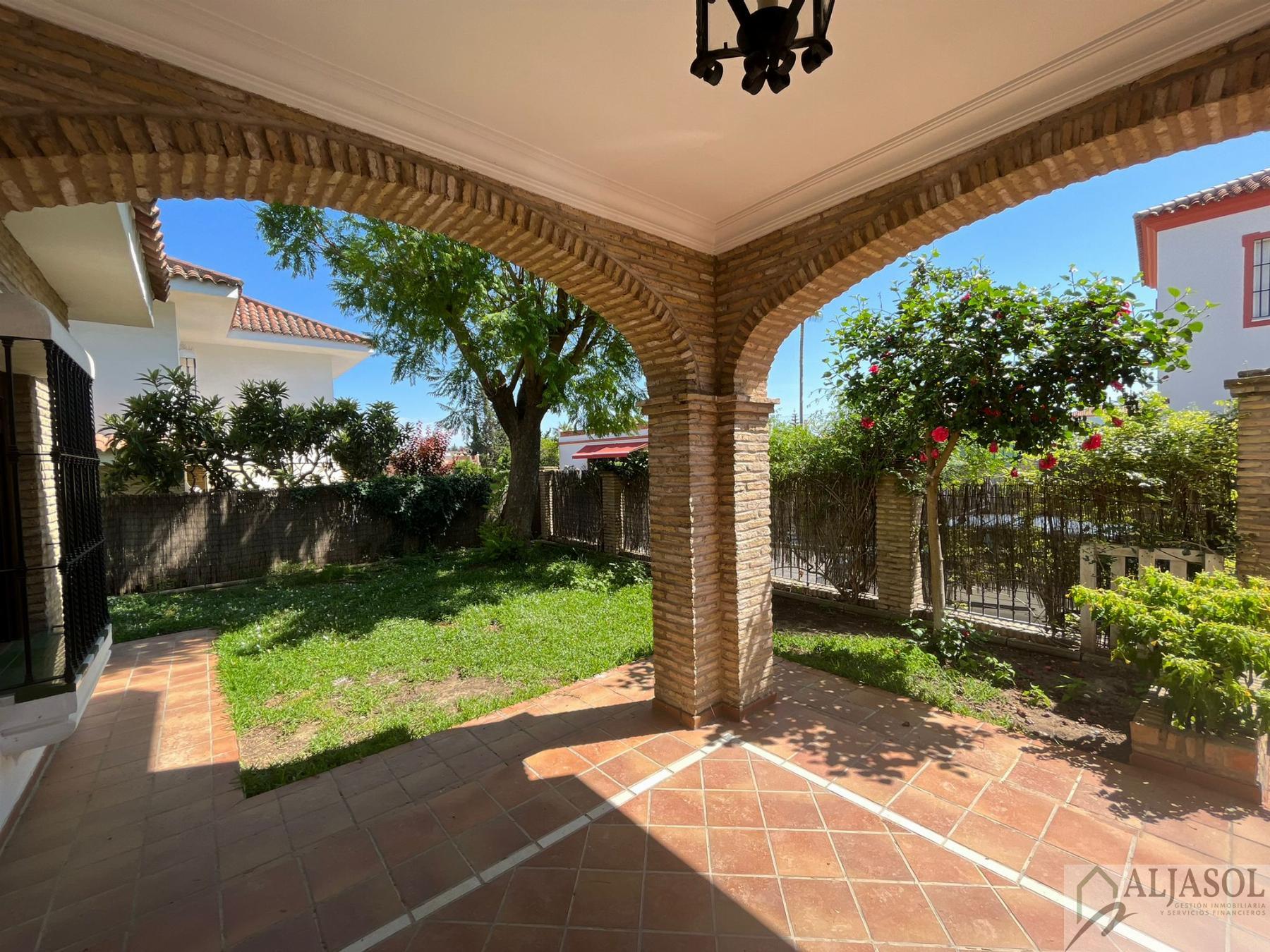 Venta de chalet en Valencina de la Concepción
