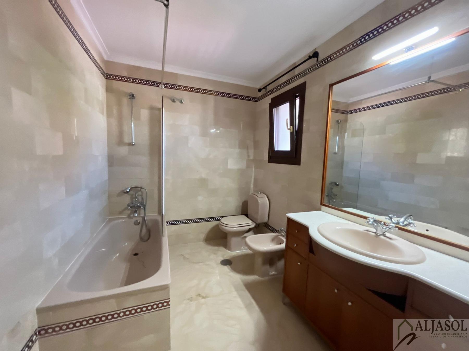 Venta de chalet en Valencina de la Concepción
