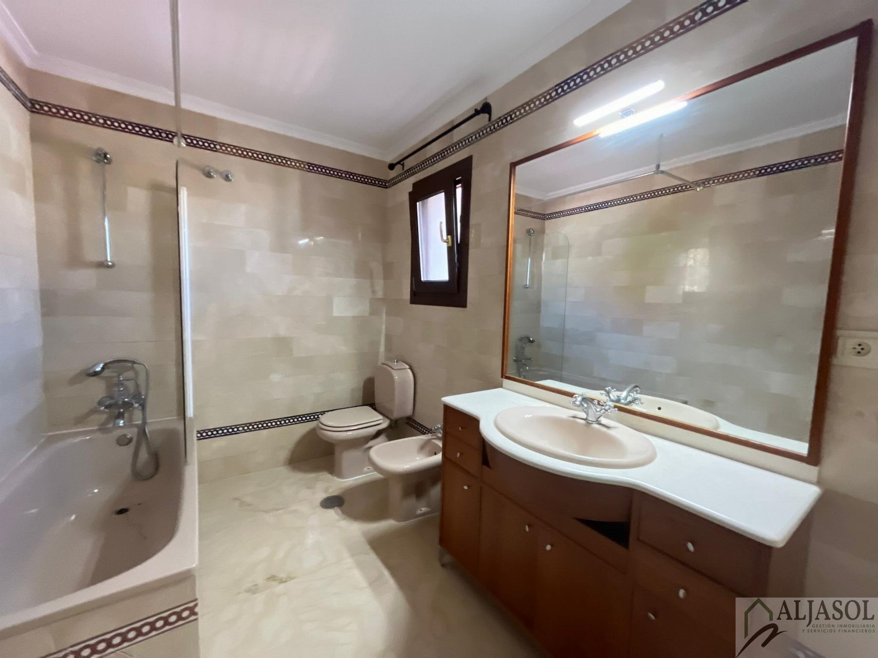 Venta de chalet en Valencina de la Concepción