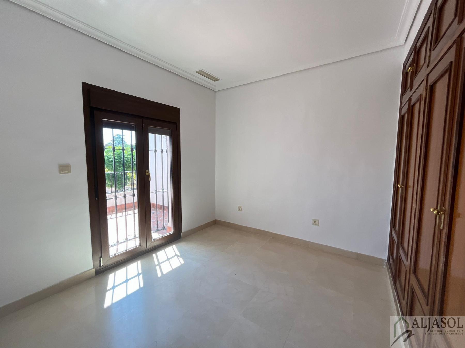 Venta de chalet en Valencina de la Concepción