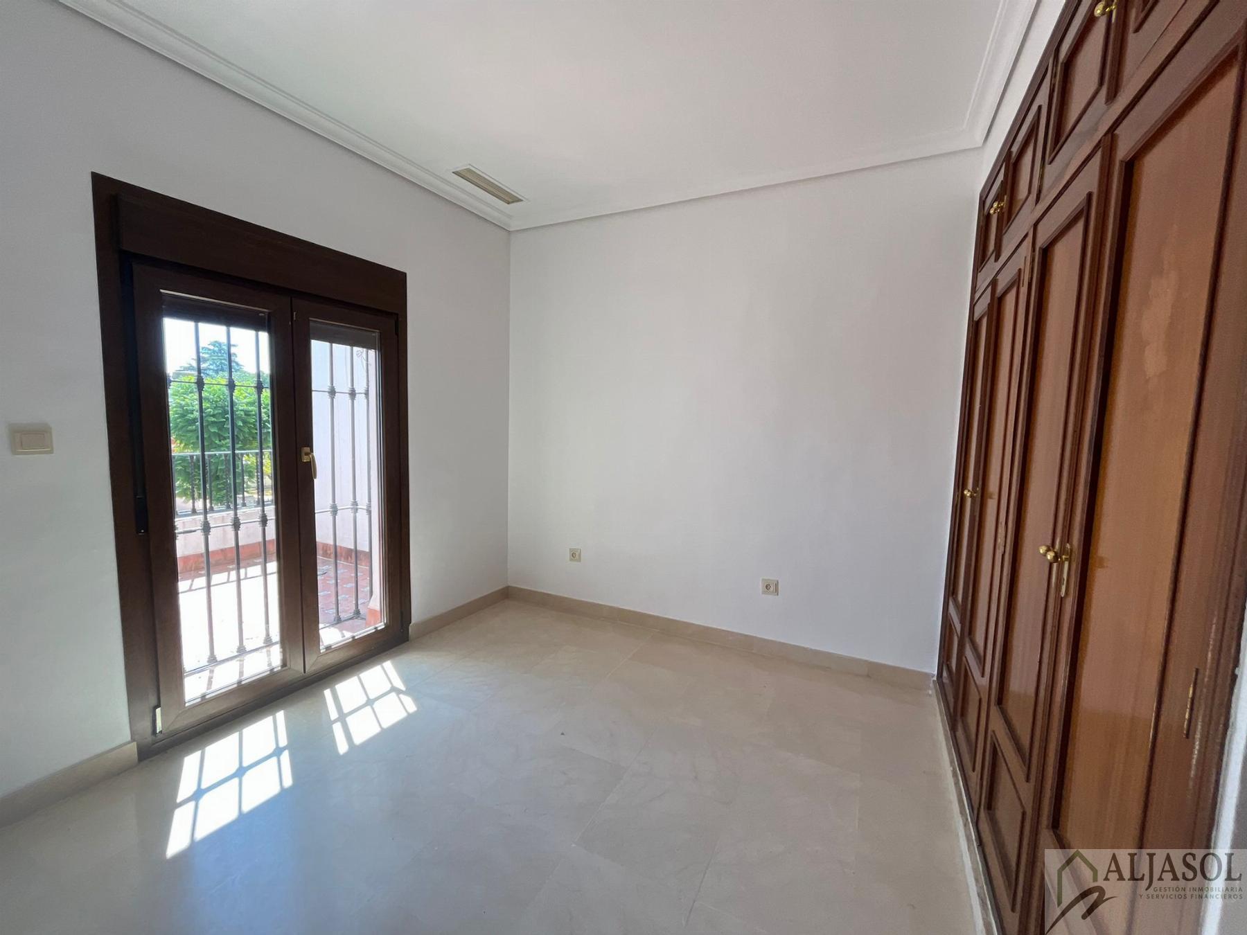 Venta de chalet en Valencina de la Concepción