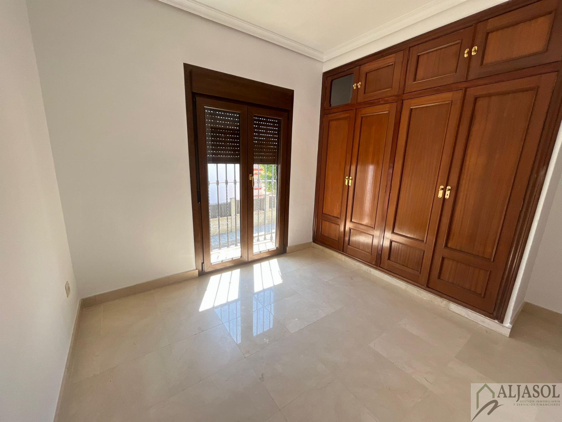 Venta de chalet en Valencina de la Concepción