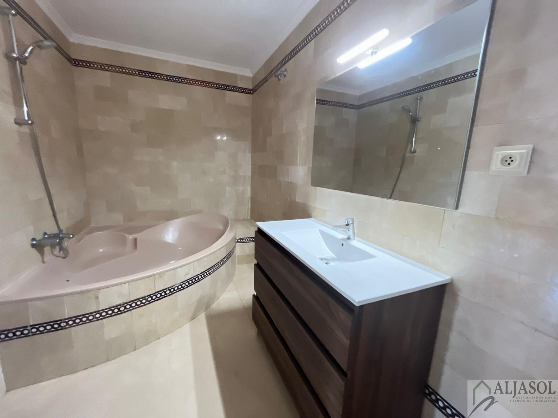 Venta de chalet en Valencina de la Concepción