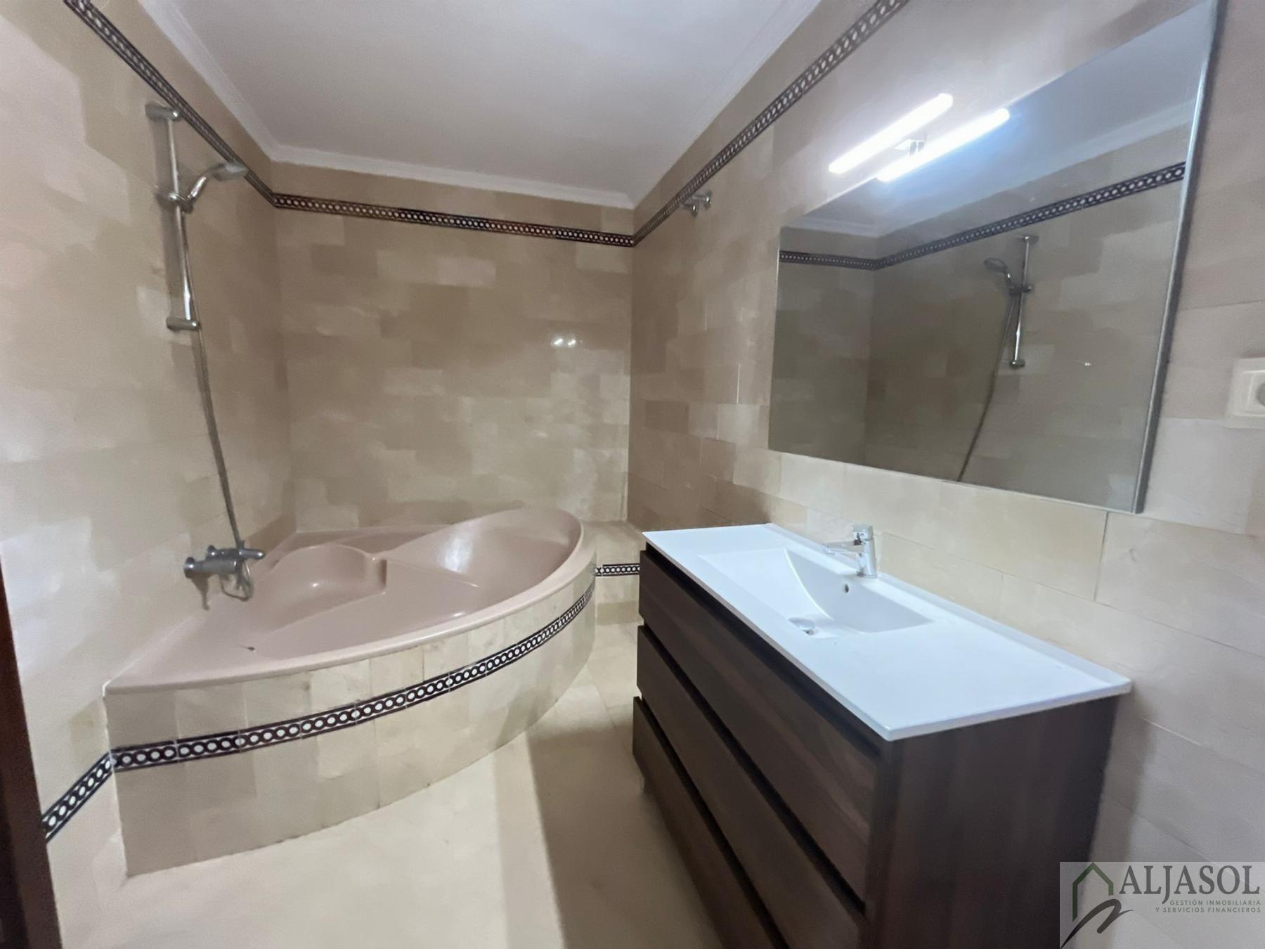 Venta de chalet en Valencina de la Concepción