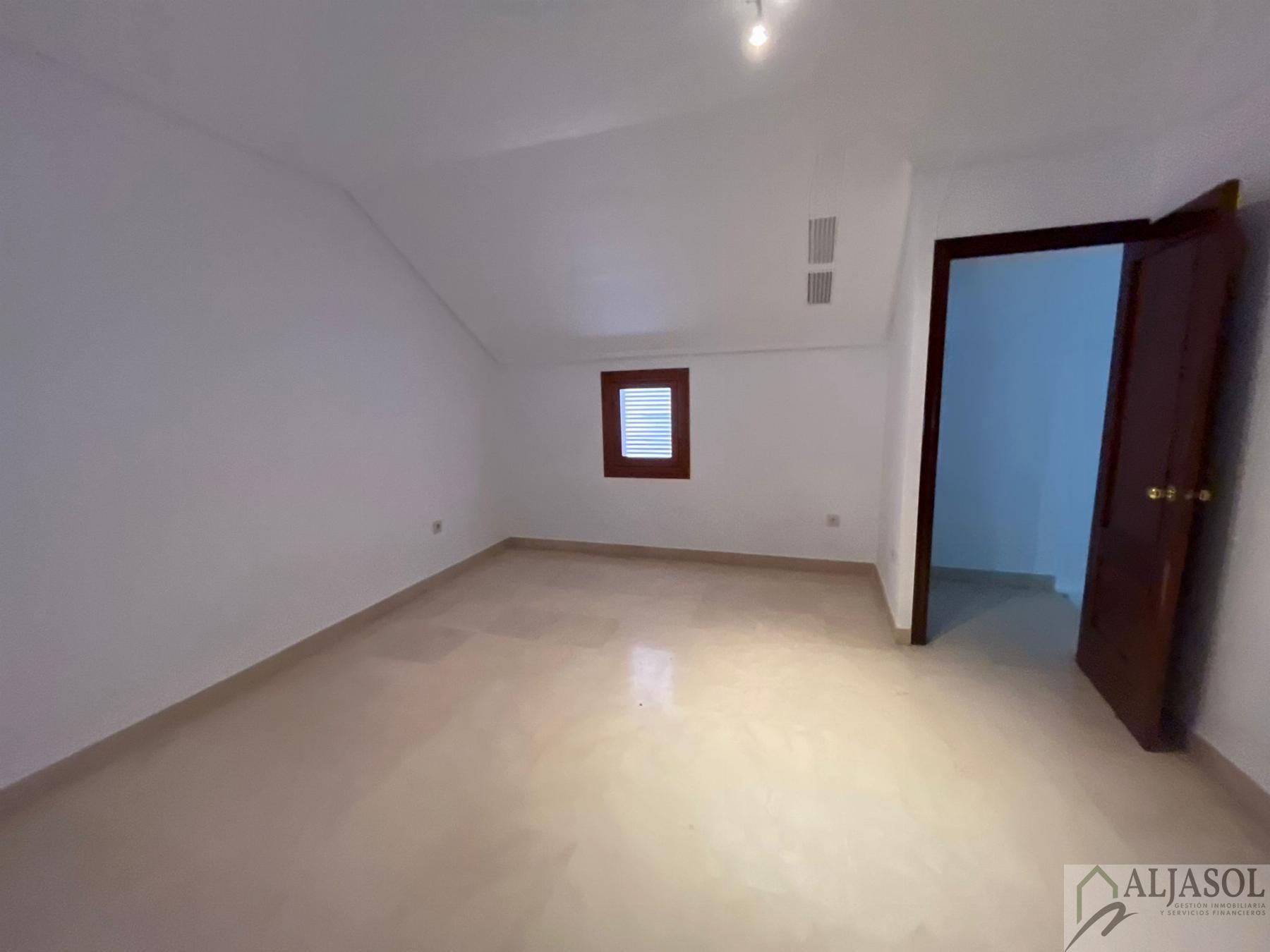 Venta de chalet en Valencina de la Concepción