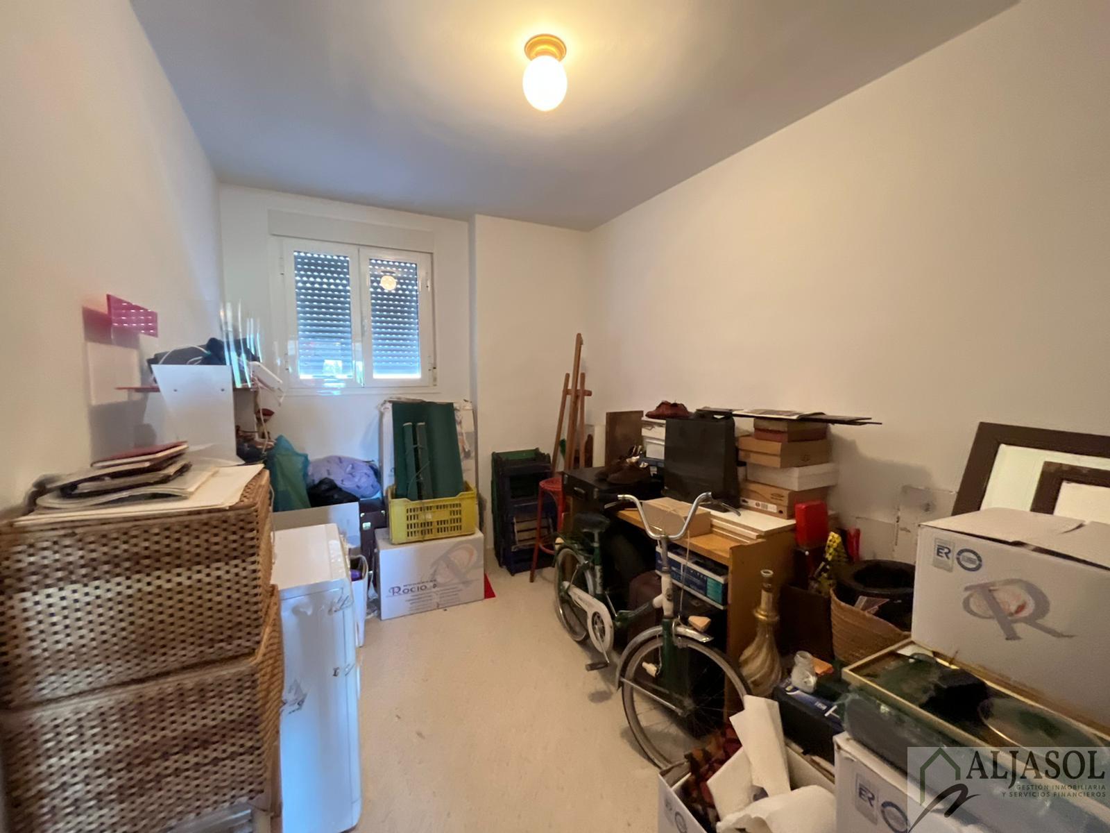 For sale of flat in Coria del Río