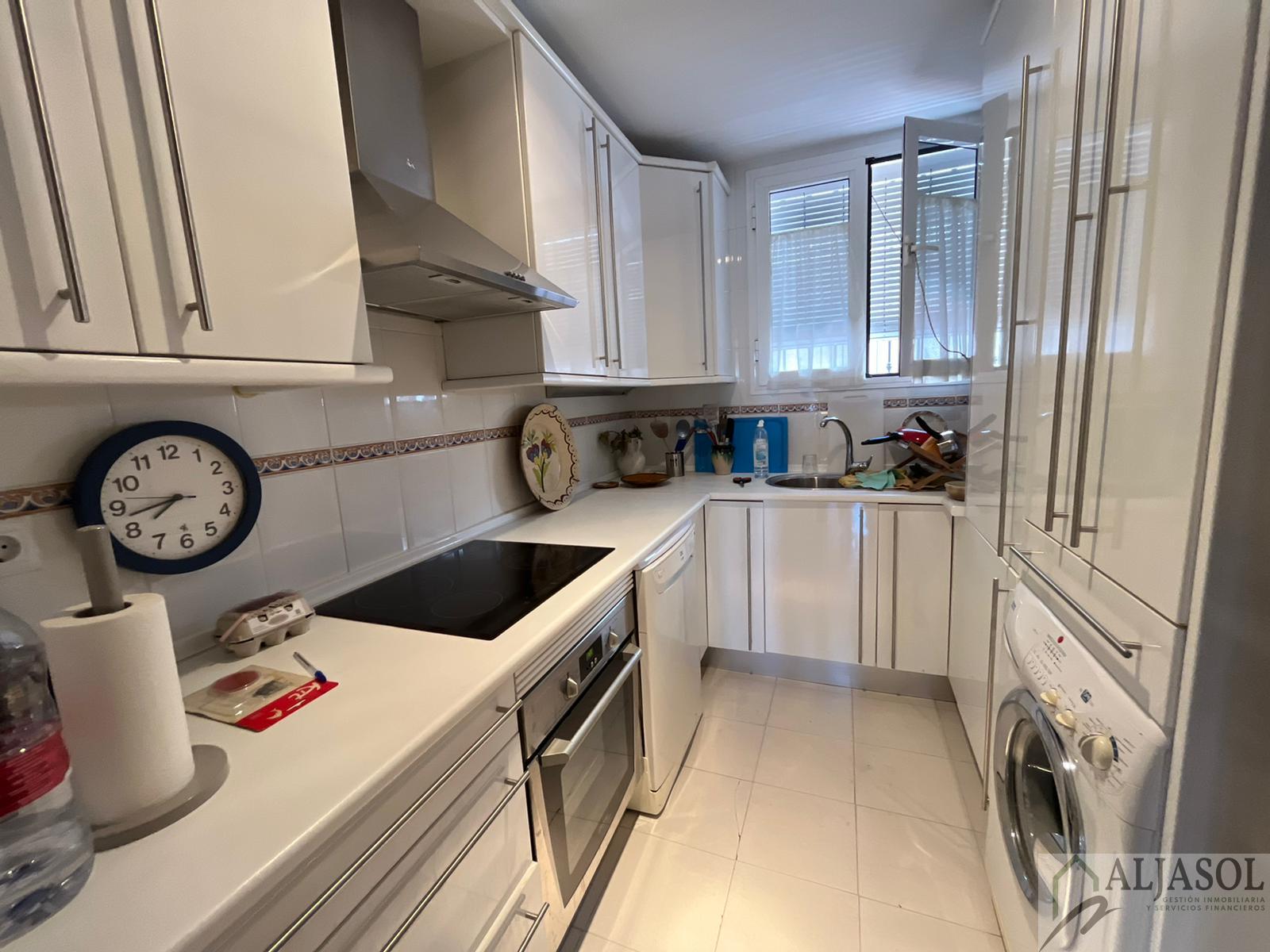 For sale of flat in Coria del Río