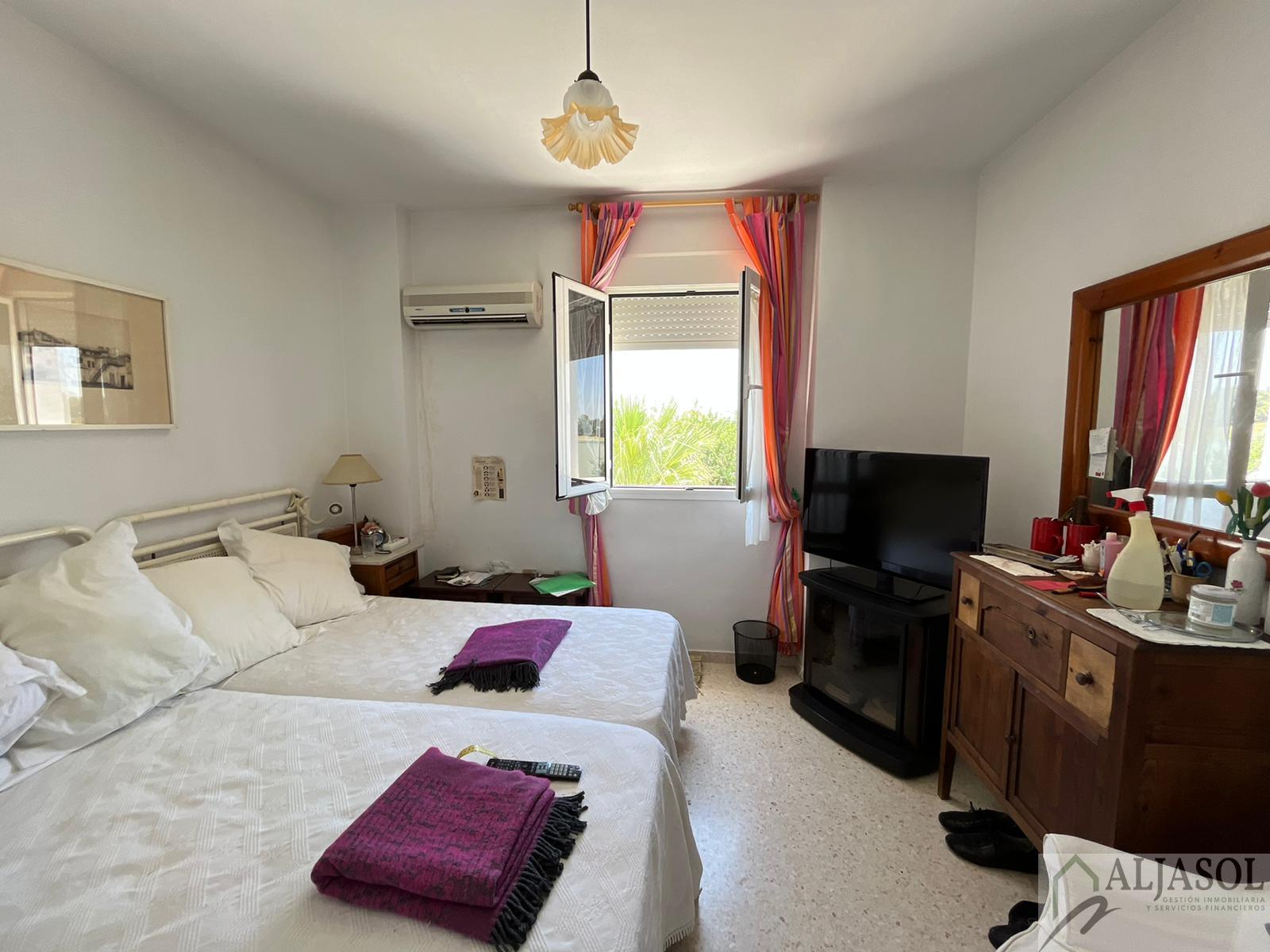 For sale of flat in Coria del Río