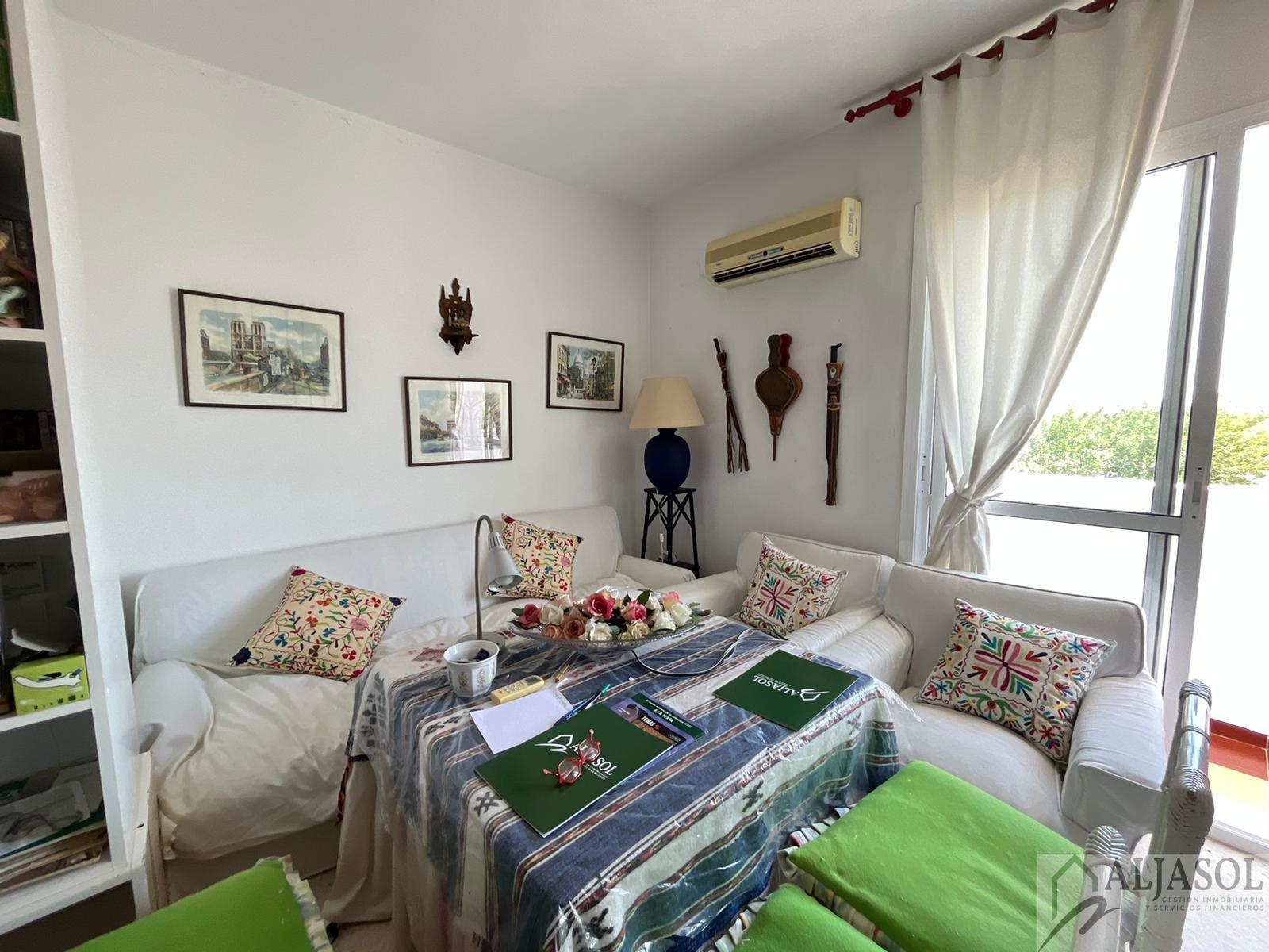 For sale of flat in Coria del Río