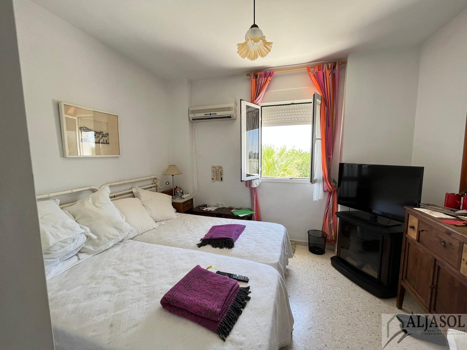 For sale of flat in Coria del Río