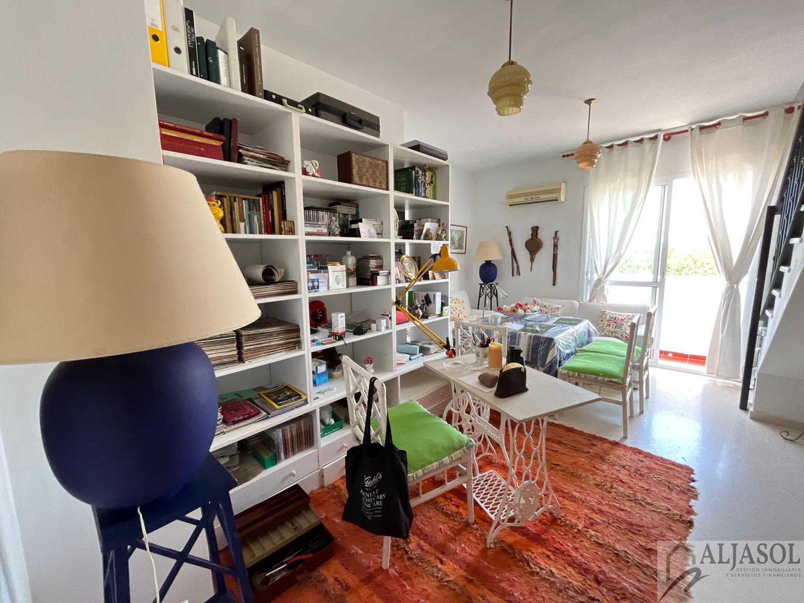 For sale of flat in Coria del Río