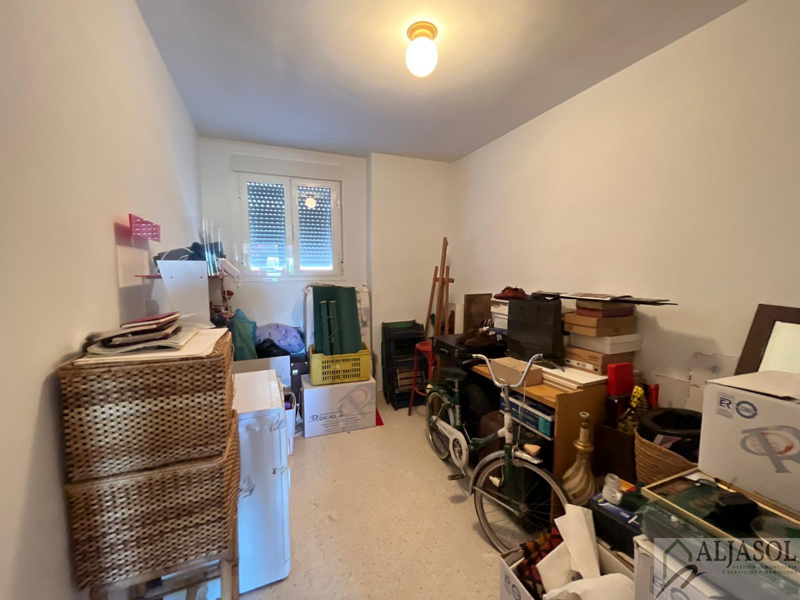 For sale of flat in Coria del Río