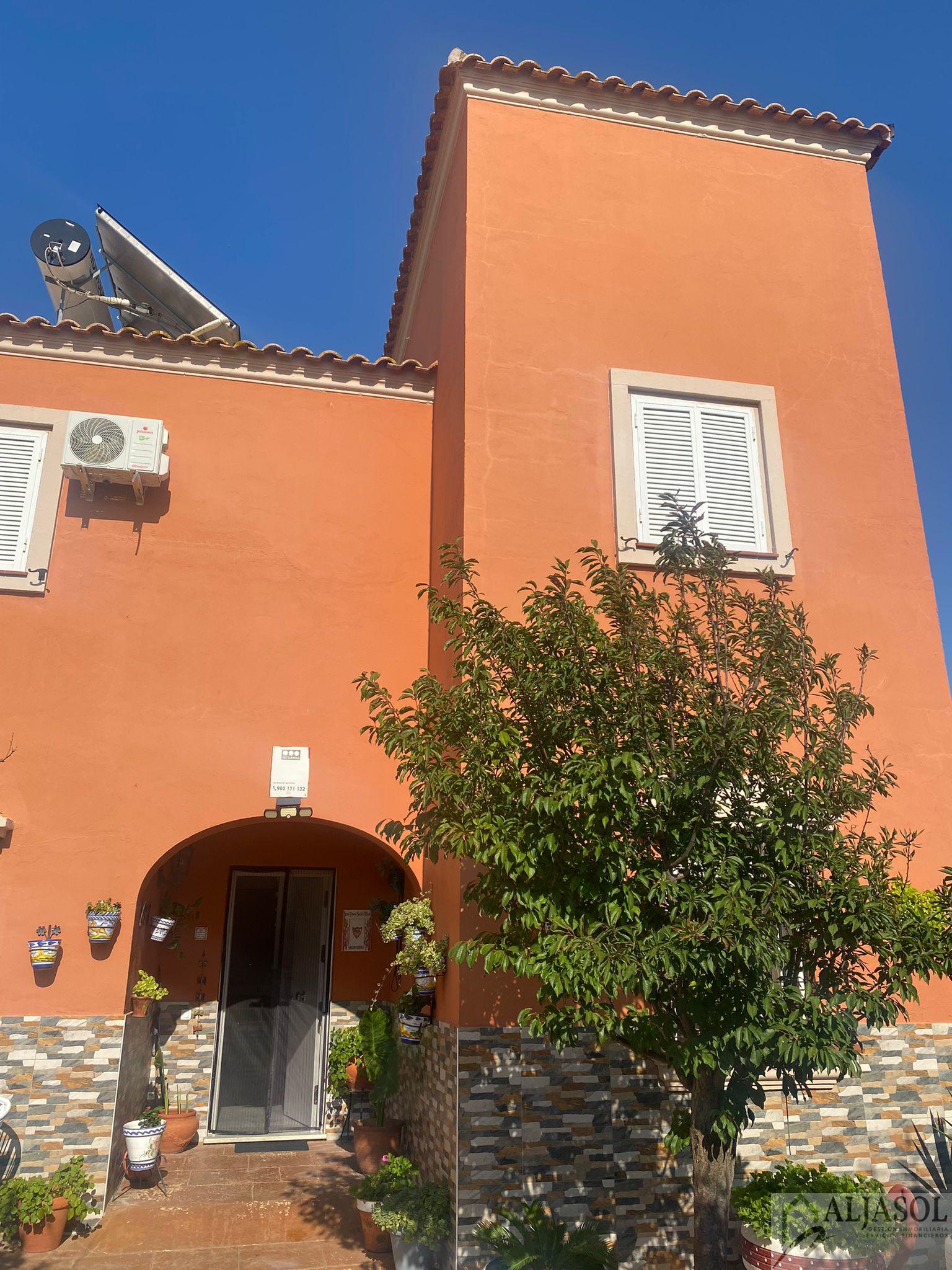 Venta de casa en Valencina de la Concepción