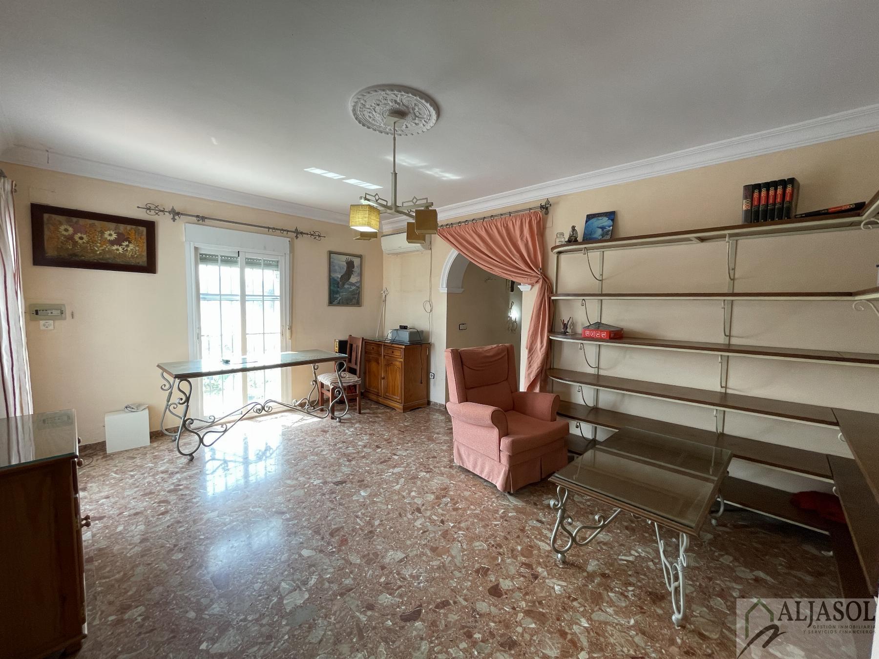 For sale of chalet in Bollullos de la Mitación