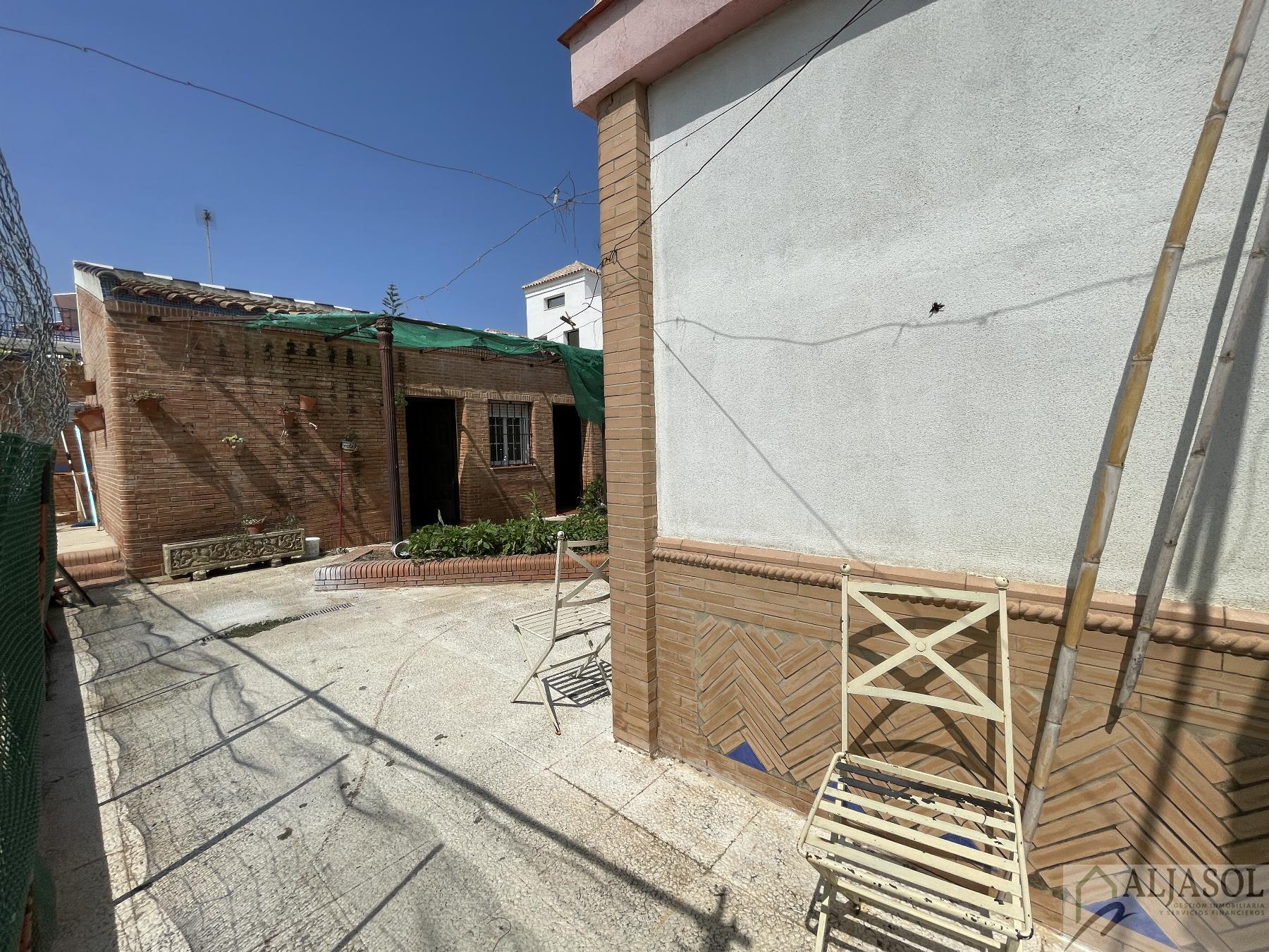 For sale of chalet in Bollullos de la Mitación