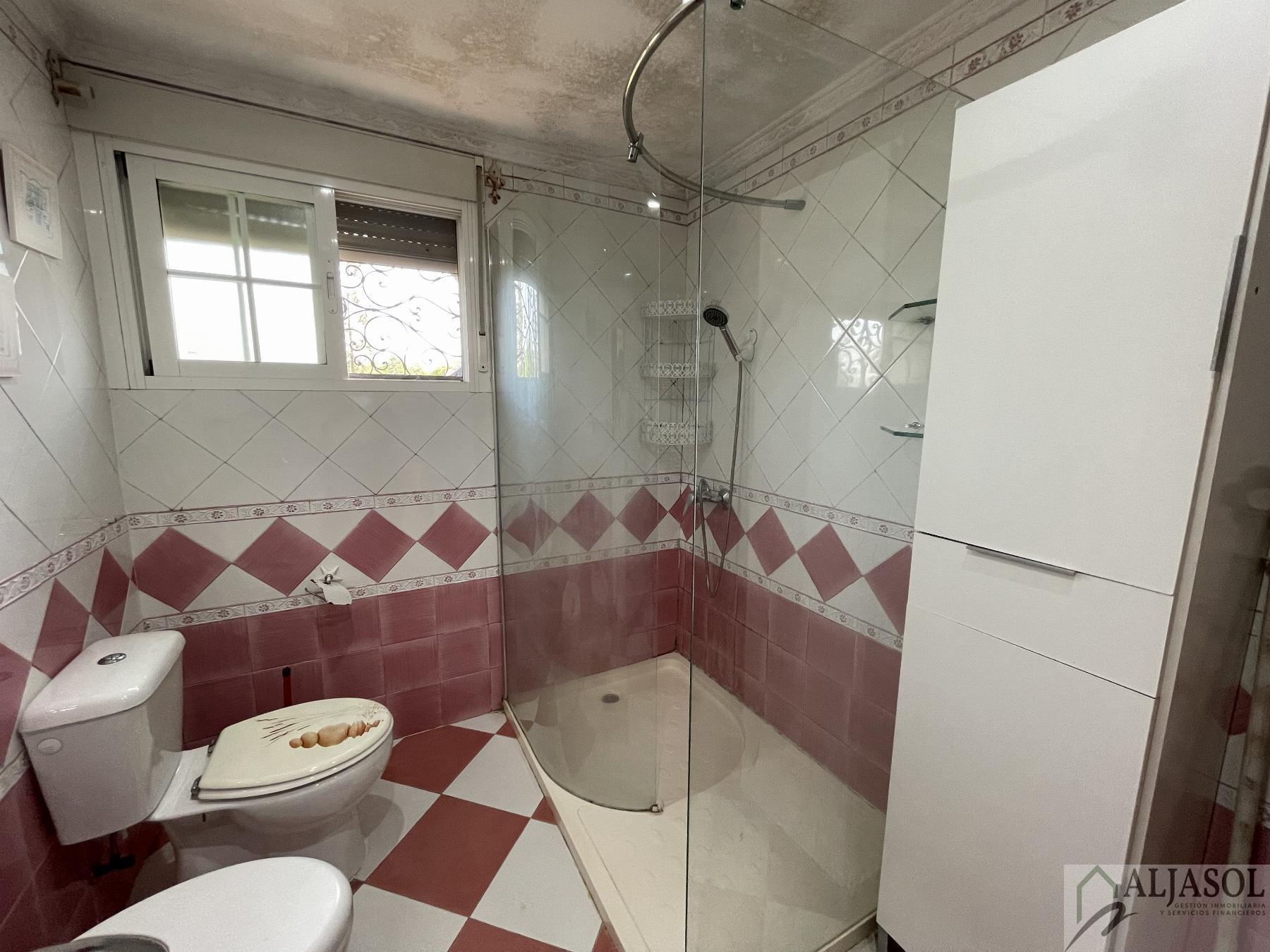 For sale of chalet in Bollullos de la Mitación