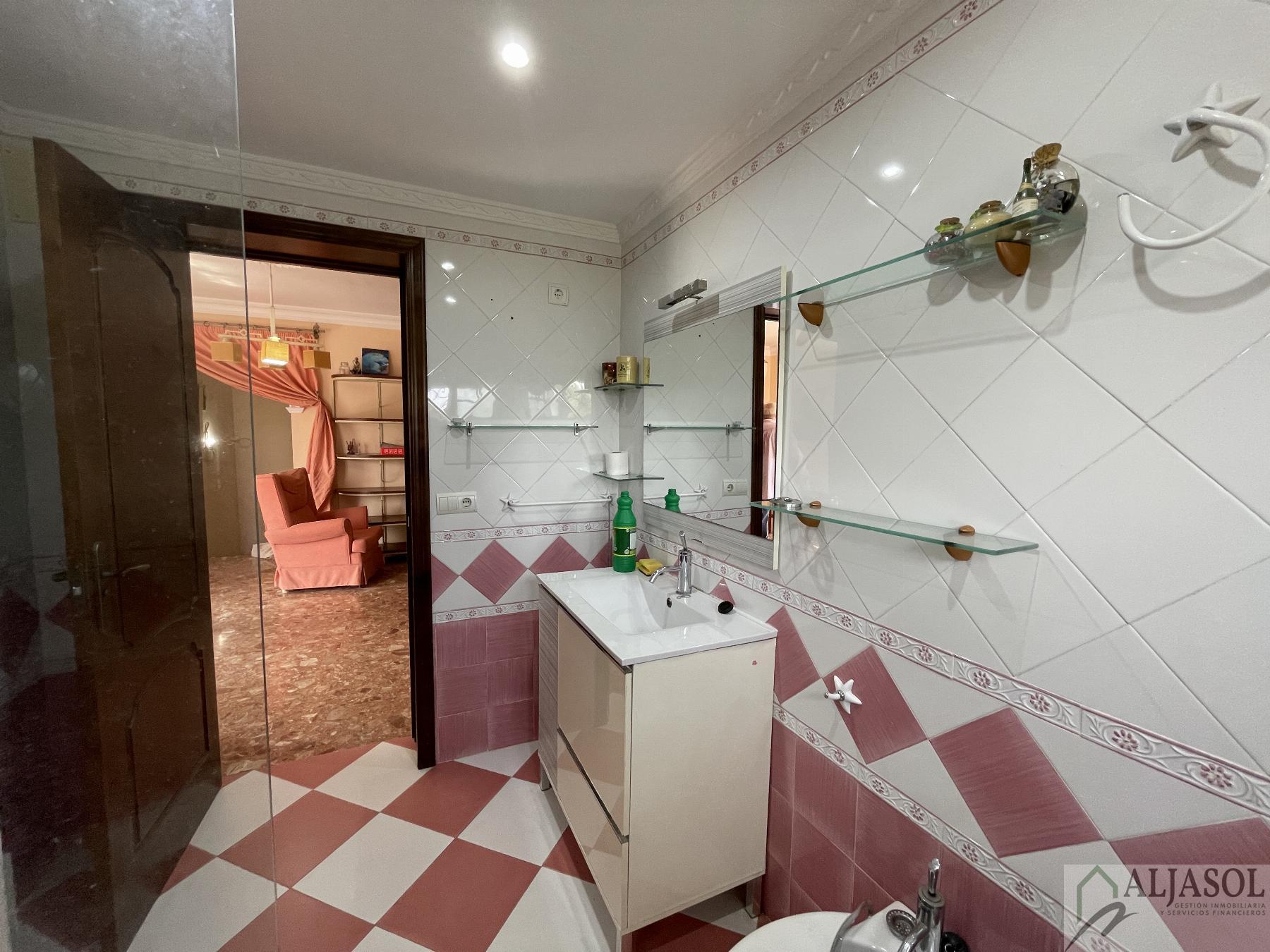 For sale of chalet in Bollullos de la Mitación