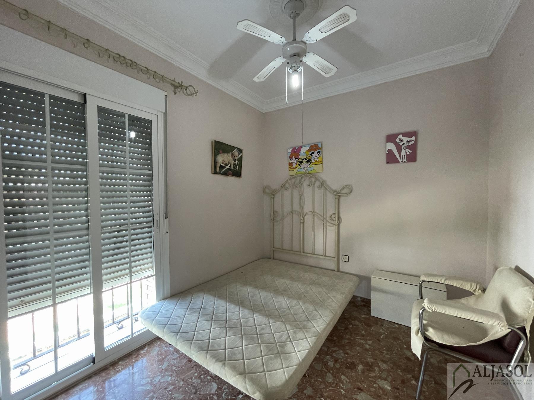 For sale of chalet in Bollullos de la Mitación