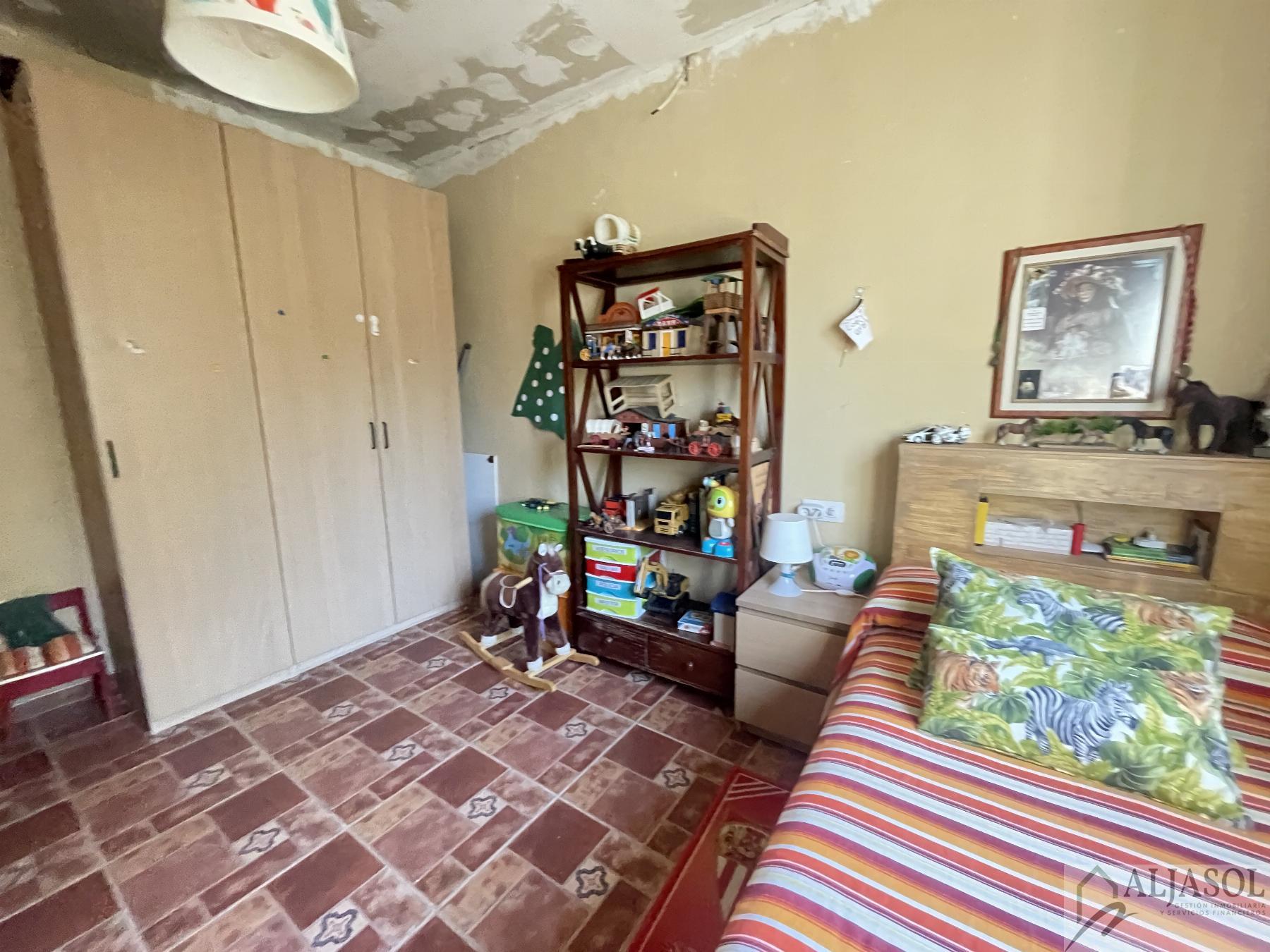 Venta de casa en Carmona