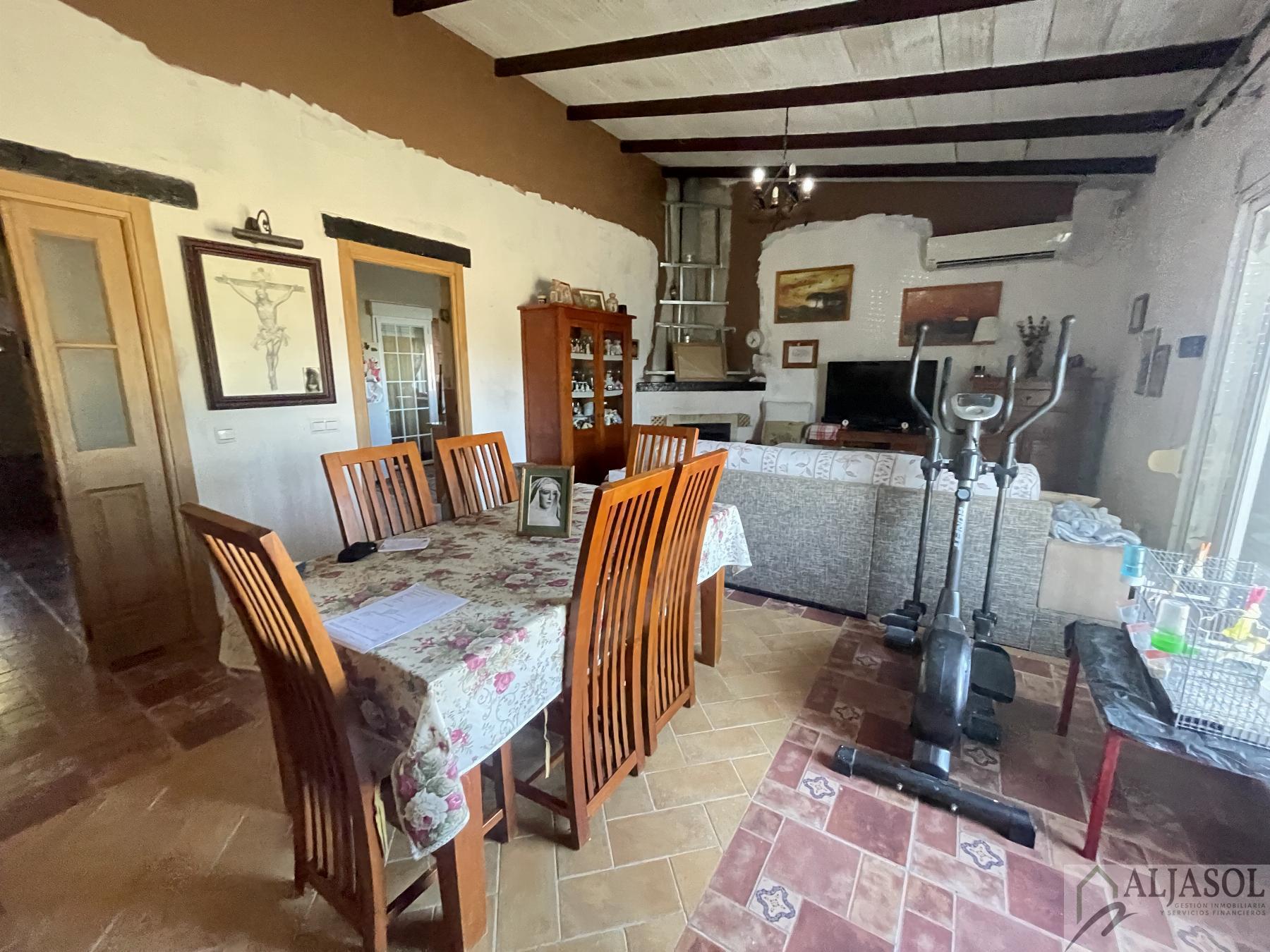 Venta de casa en Carmona