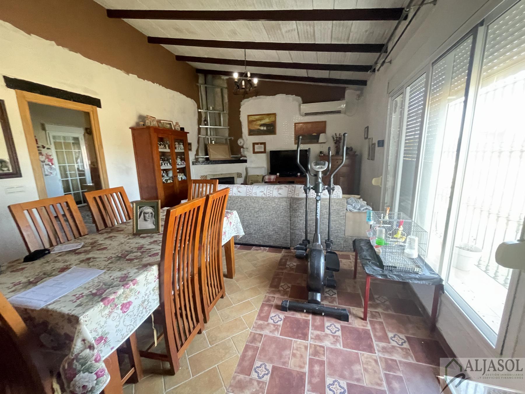 Venta de casa en Carmona