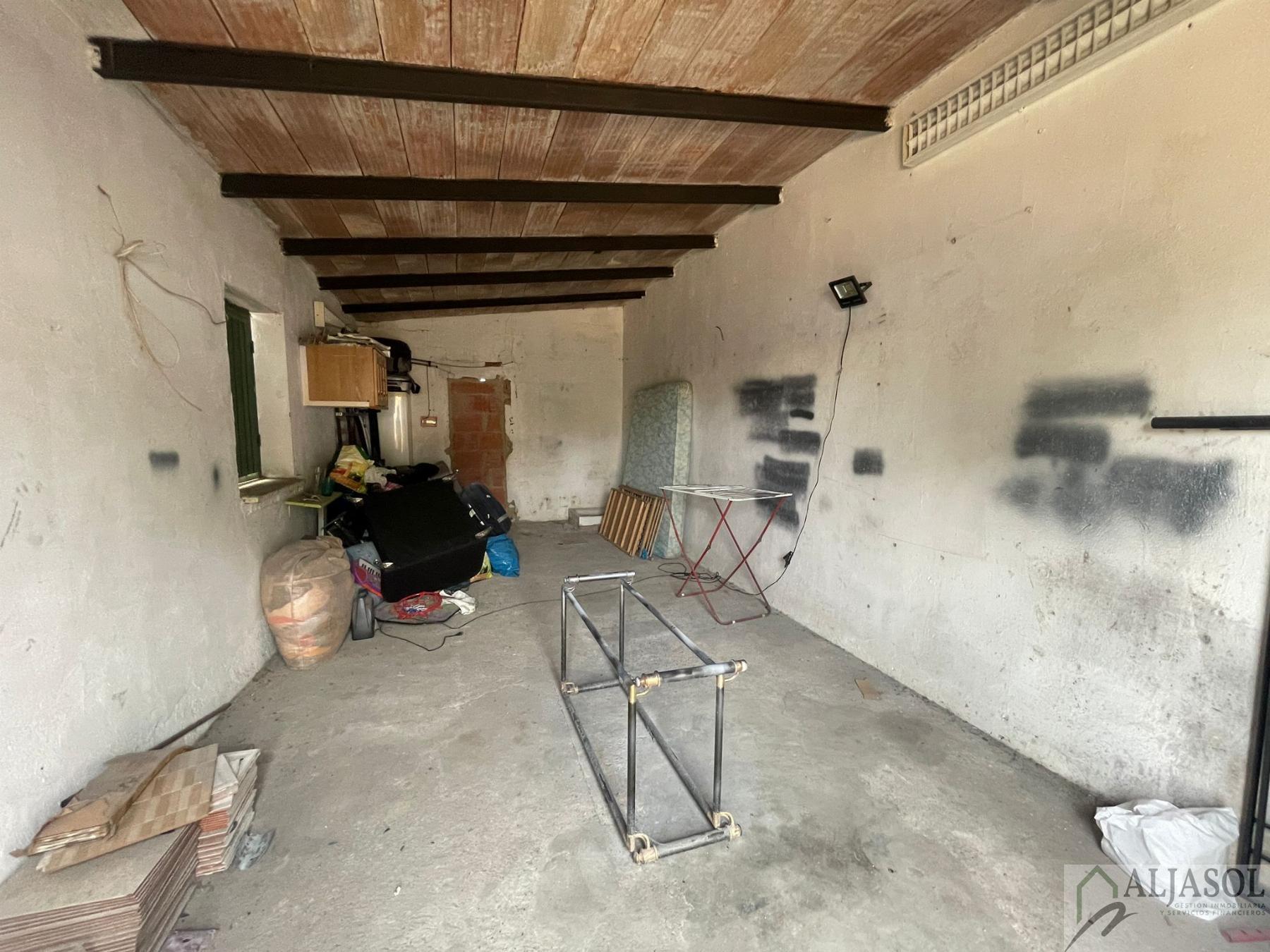 For sale of rural property in Palomares del Río