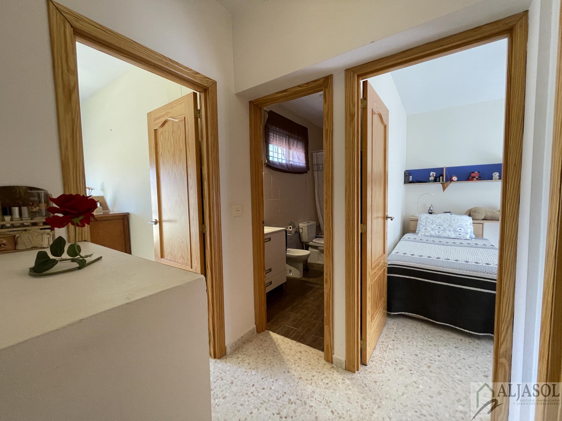 For sale of house in Almensilla