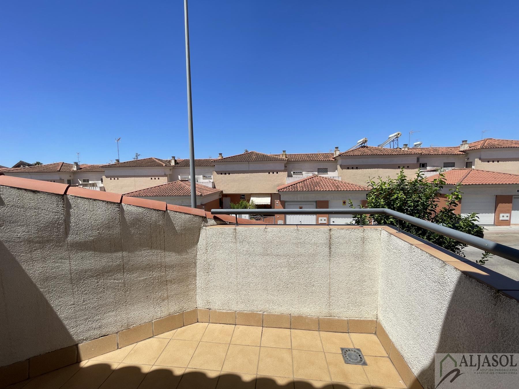 For sale of house in Almensilla