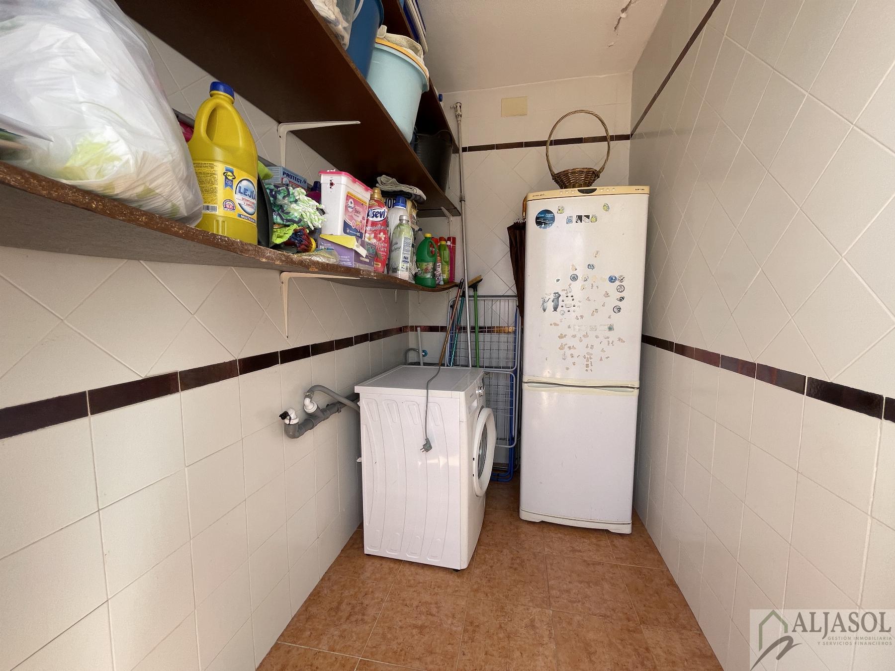 For sale of house in Almensilla