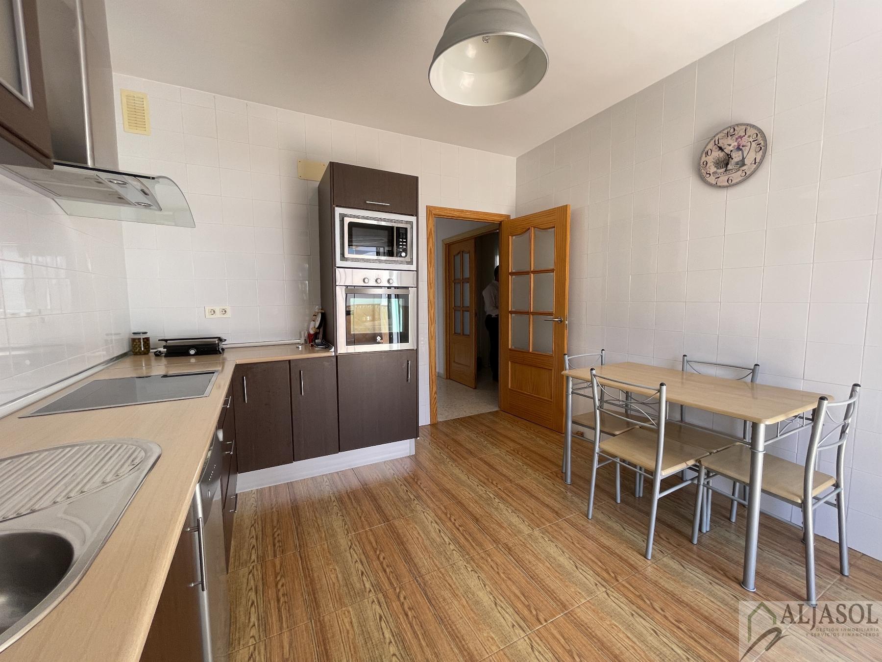 For sale of house in Almensilla