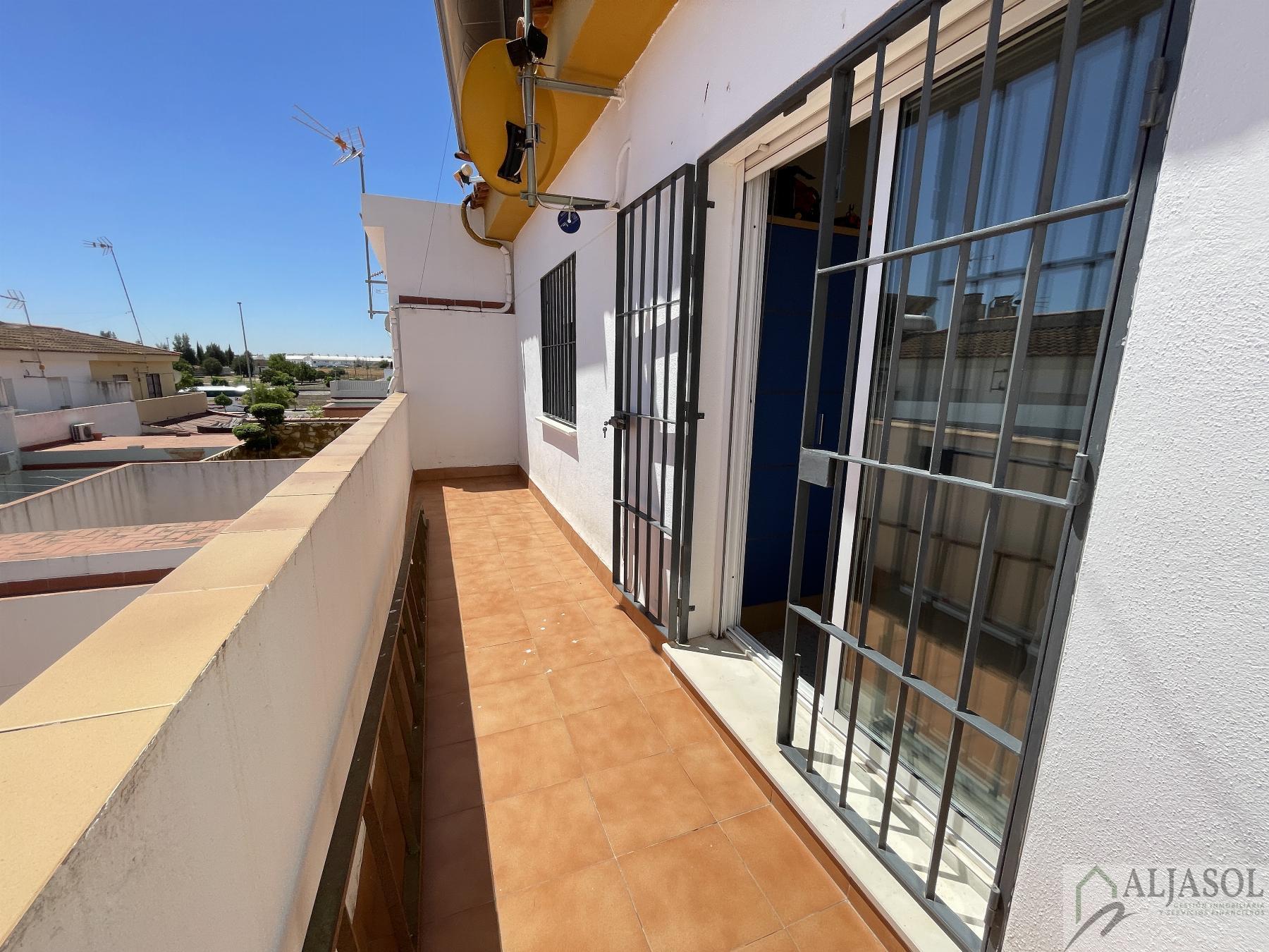 For sale of house in Almensilla