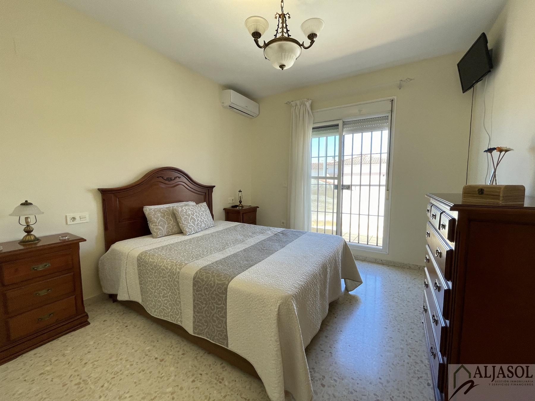 For sale of house in Almensilla