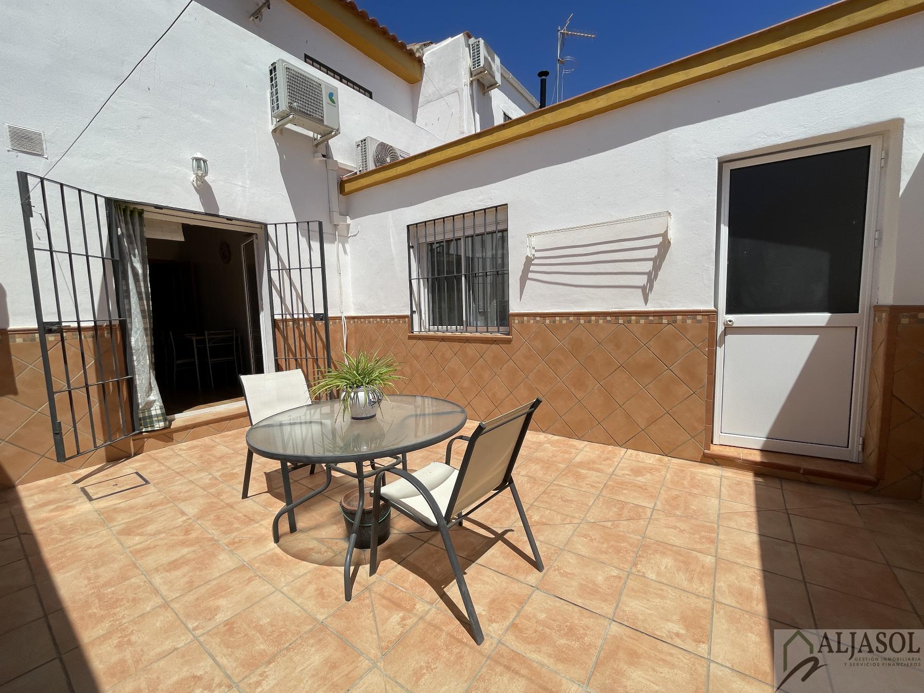 For sale of house in Almensilla