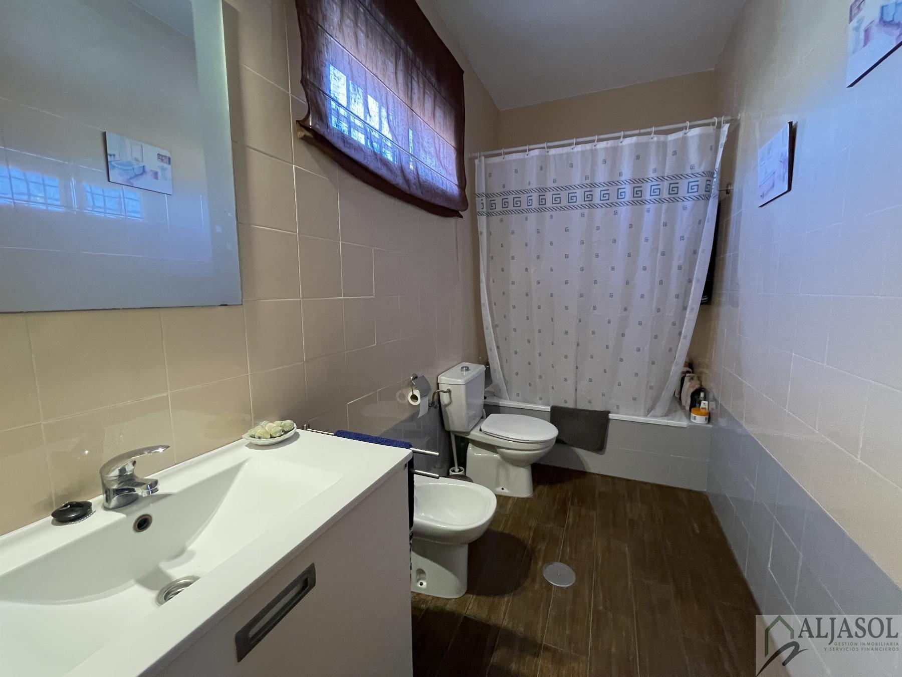 For sale of house in Almensilla
