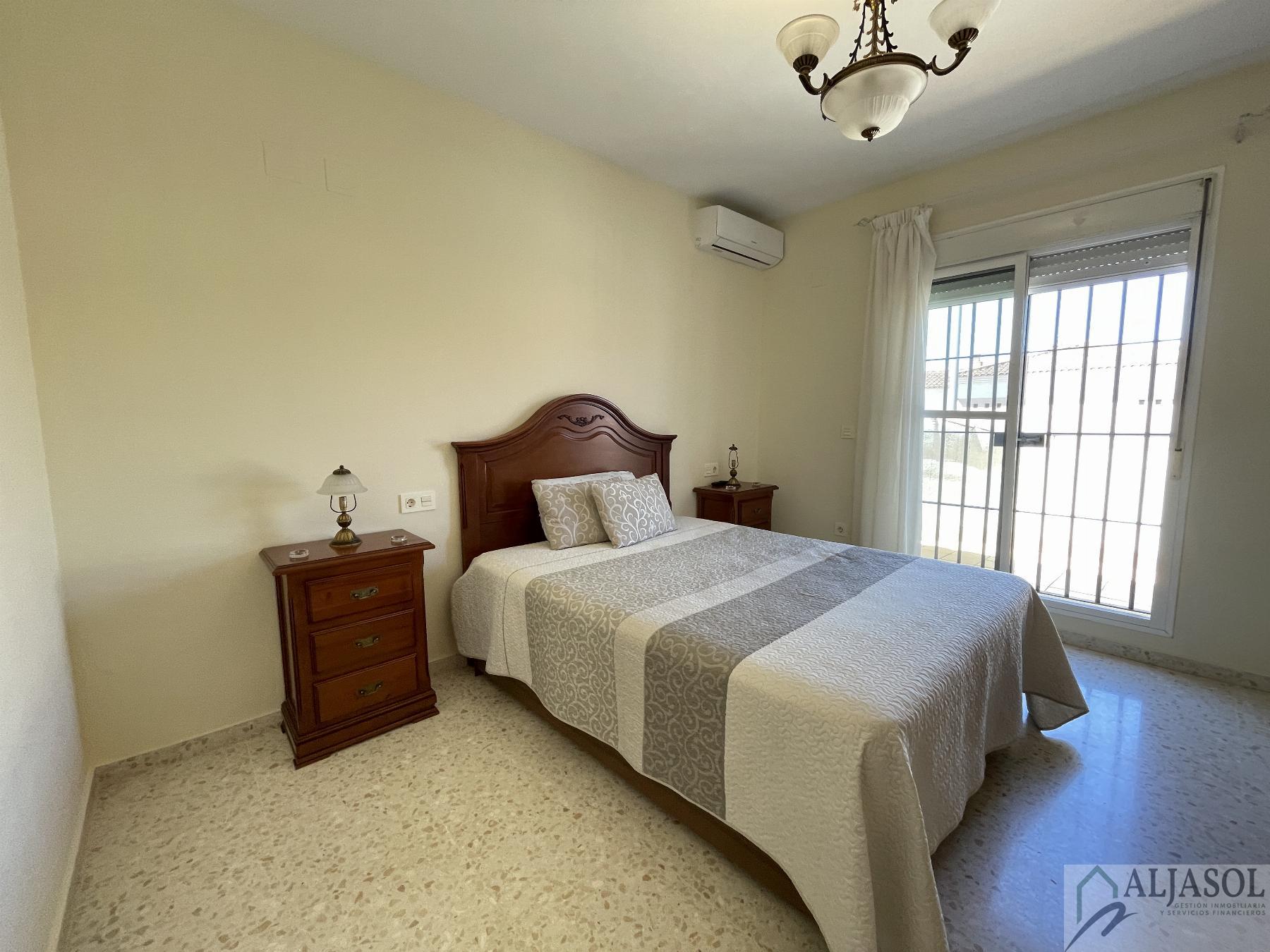 For sale of house in Almensilla